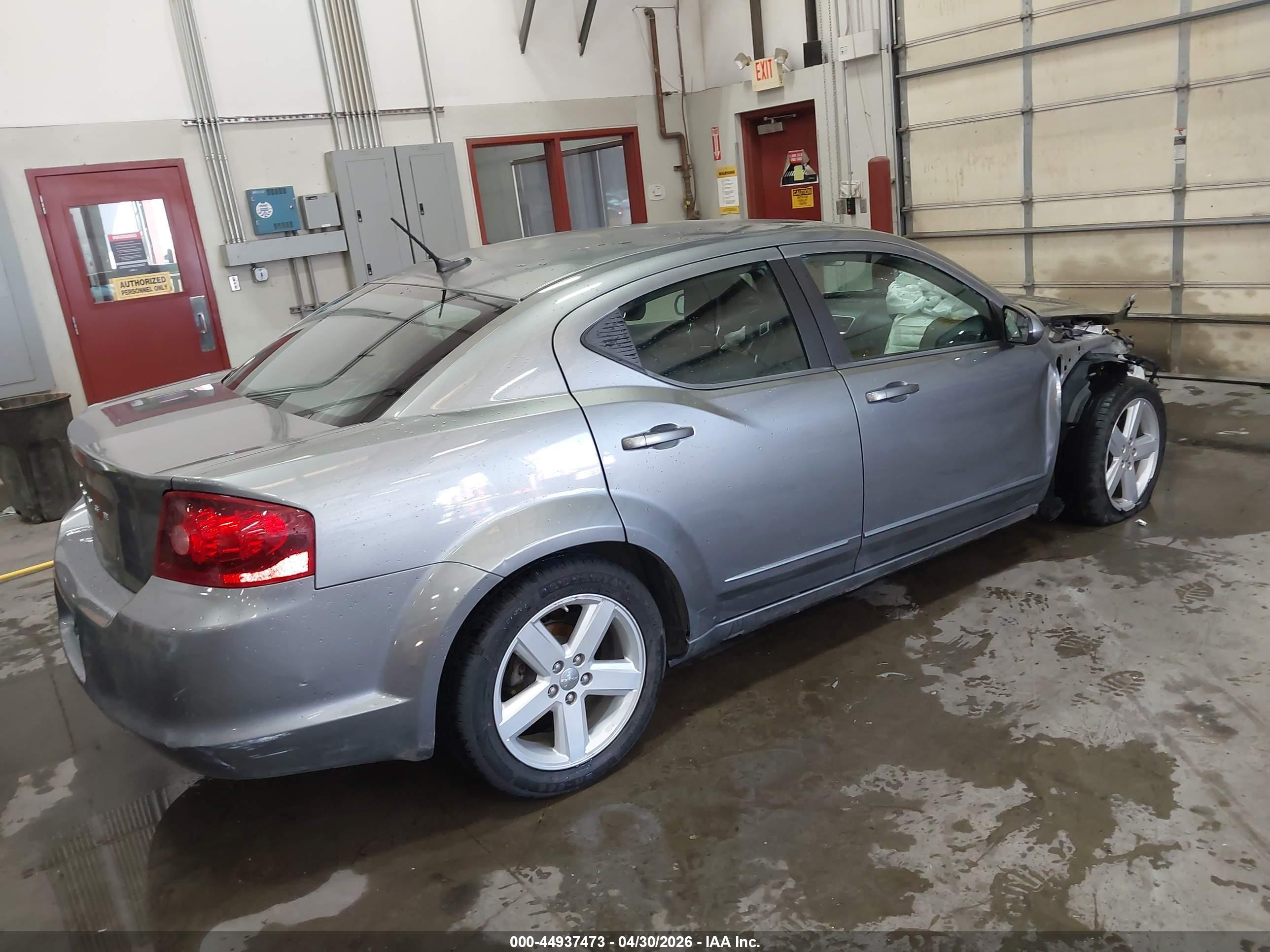 DODGE AVENGER image 4