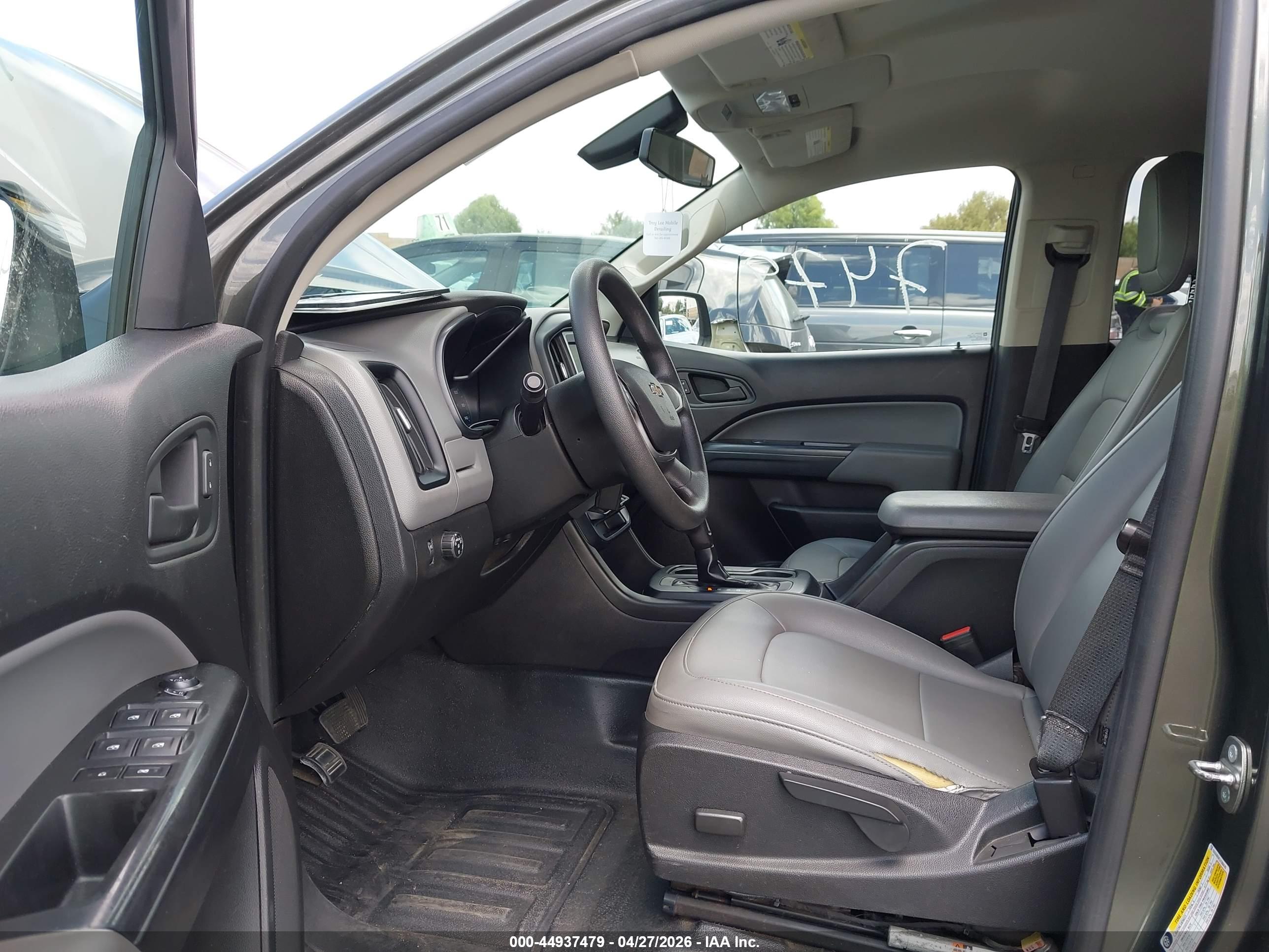 CHEVROLET COLORADO image 5
