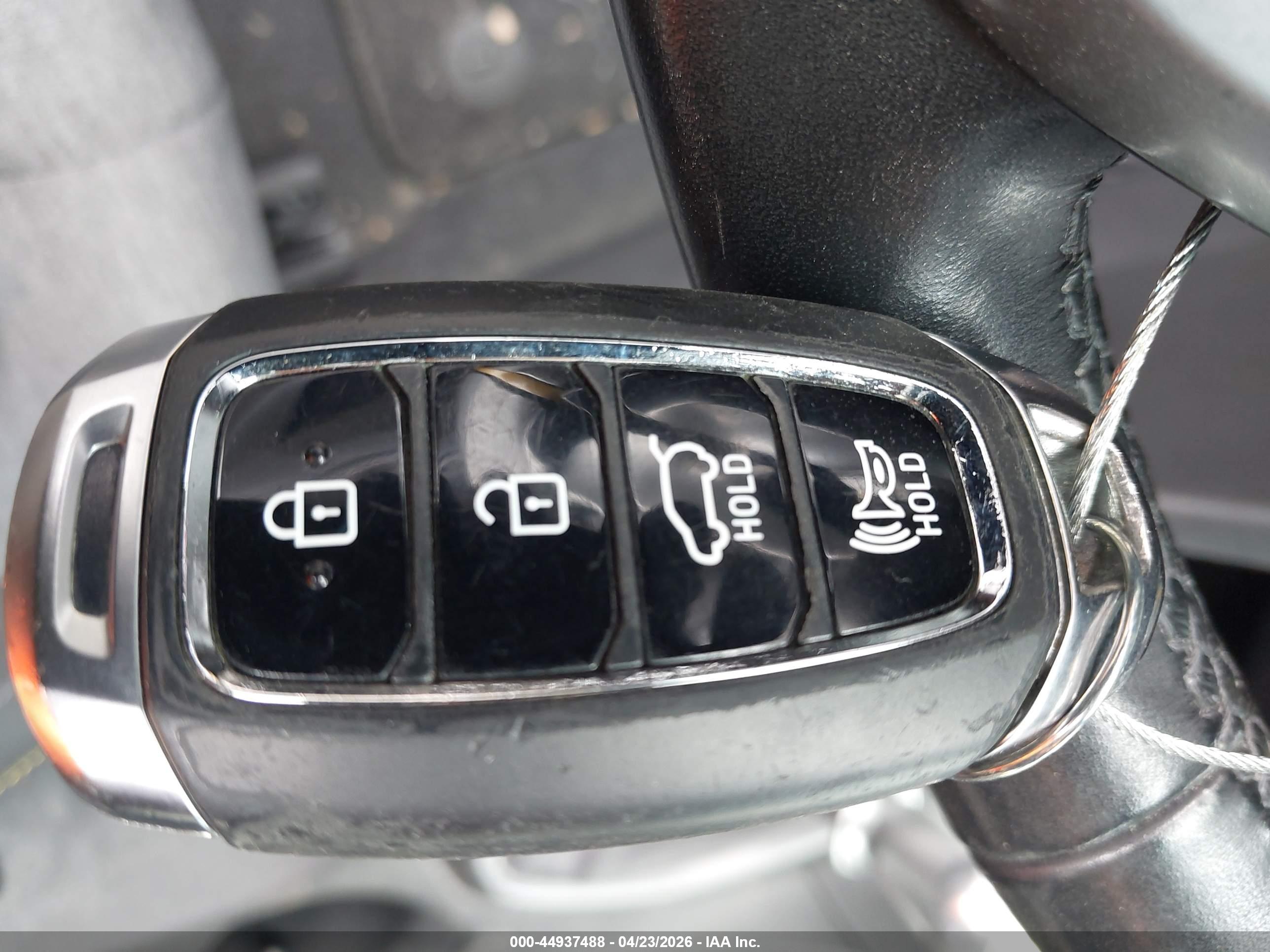 HYUNDAI VELOSTER image 11