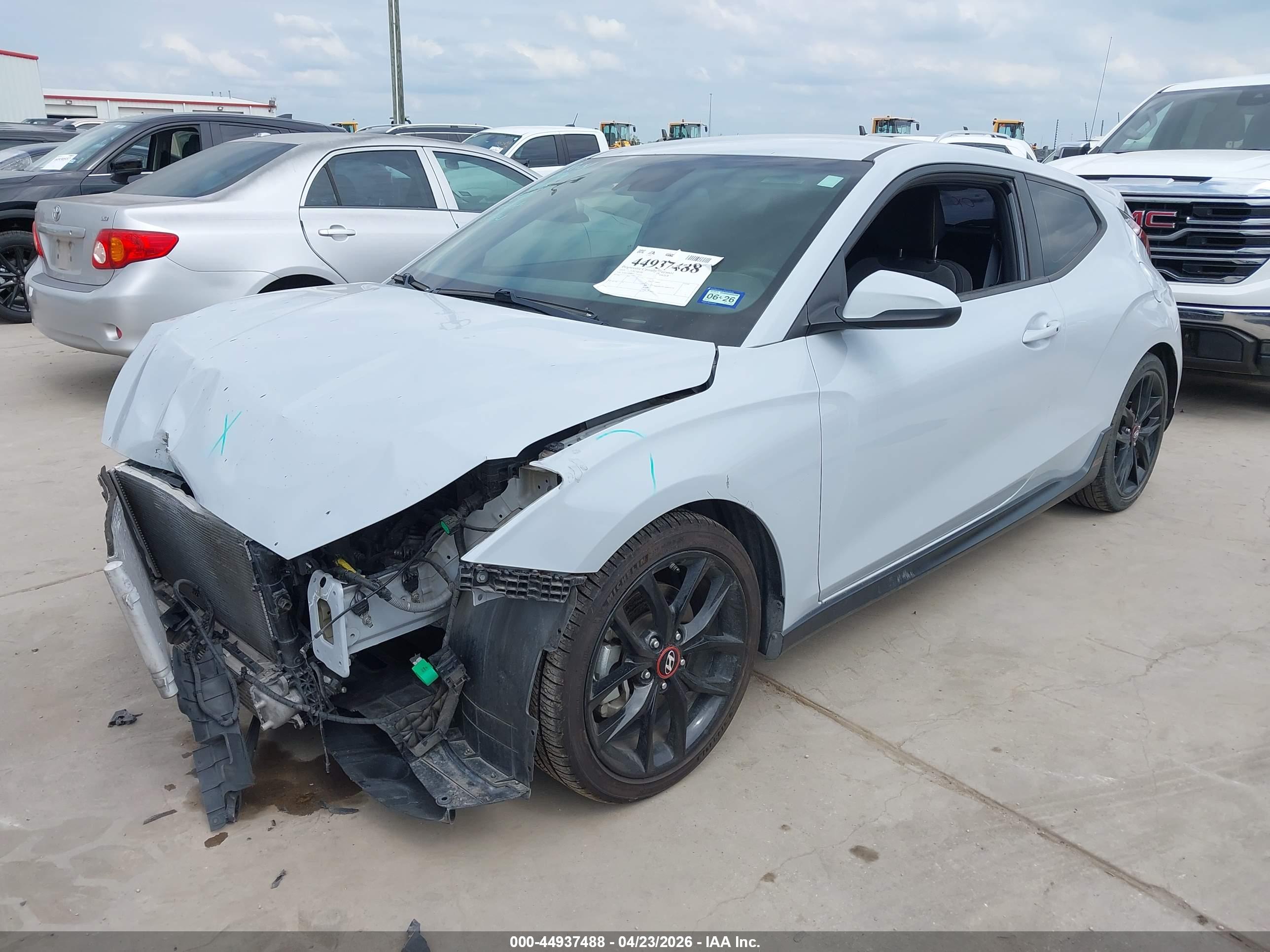 HYUNDAI VELOSTER image 2