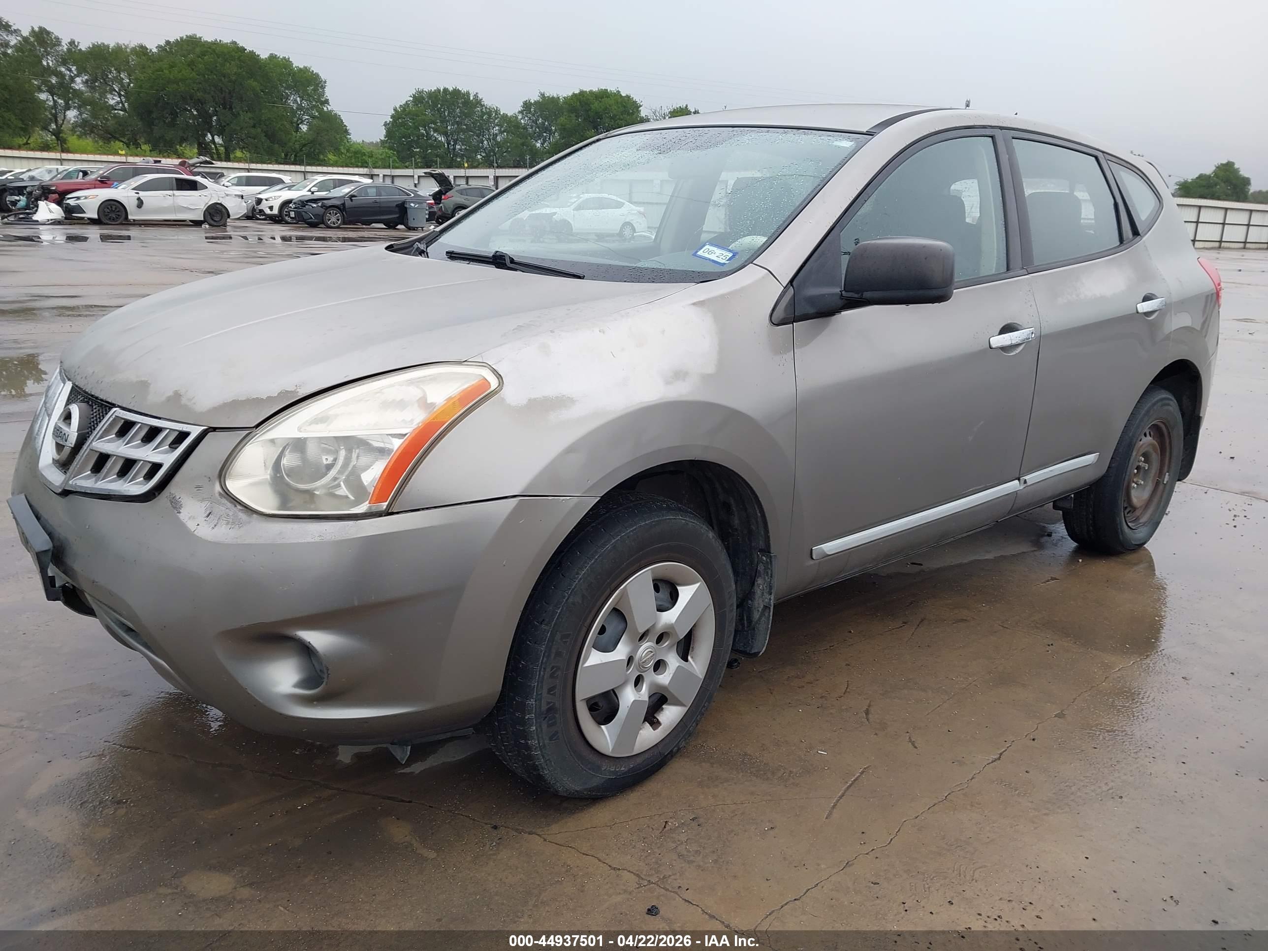 NISSAN ROGUE image 2