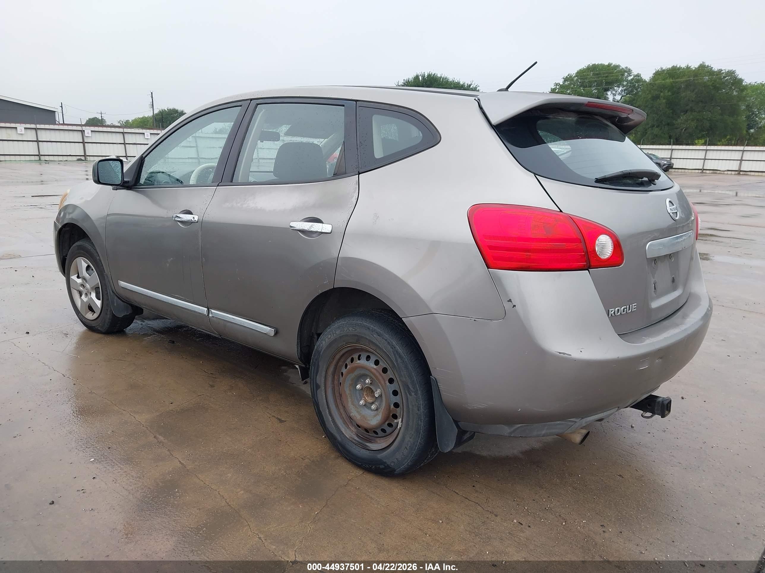 NISSAN ROGUE image 3