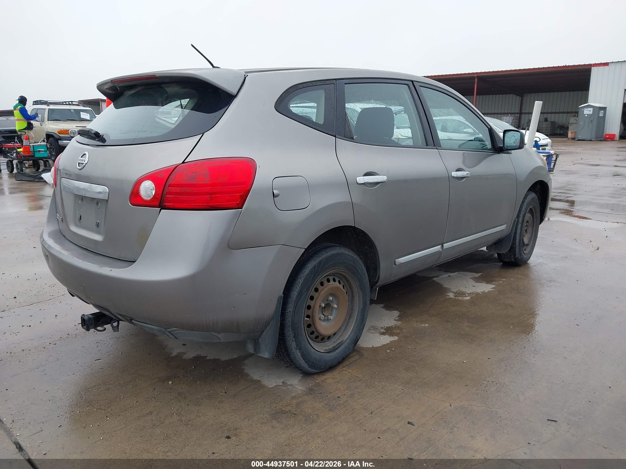 NISSAN ROGUE image 4