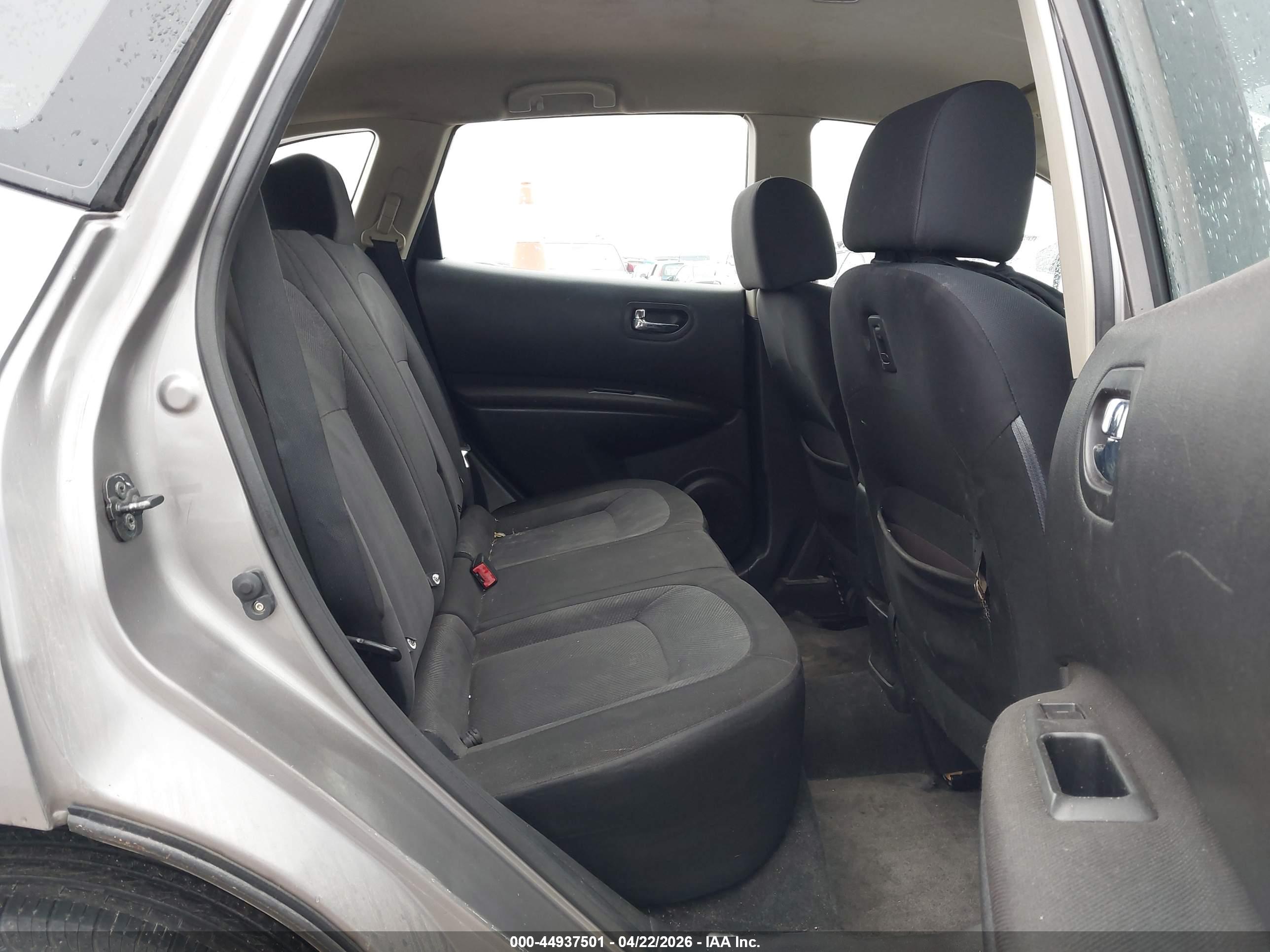 NISSAN ROGUE image 8