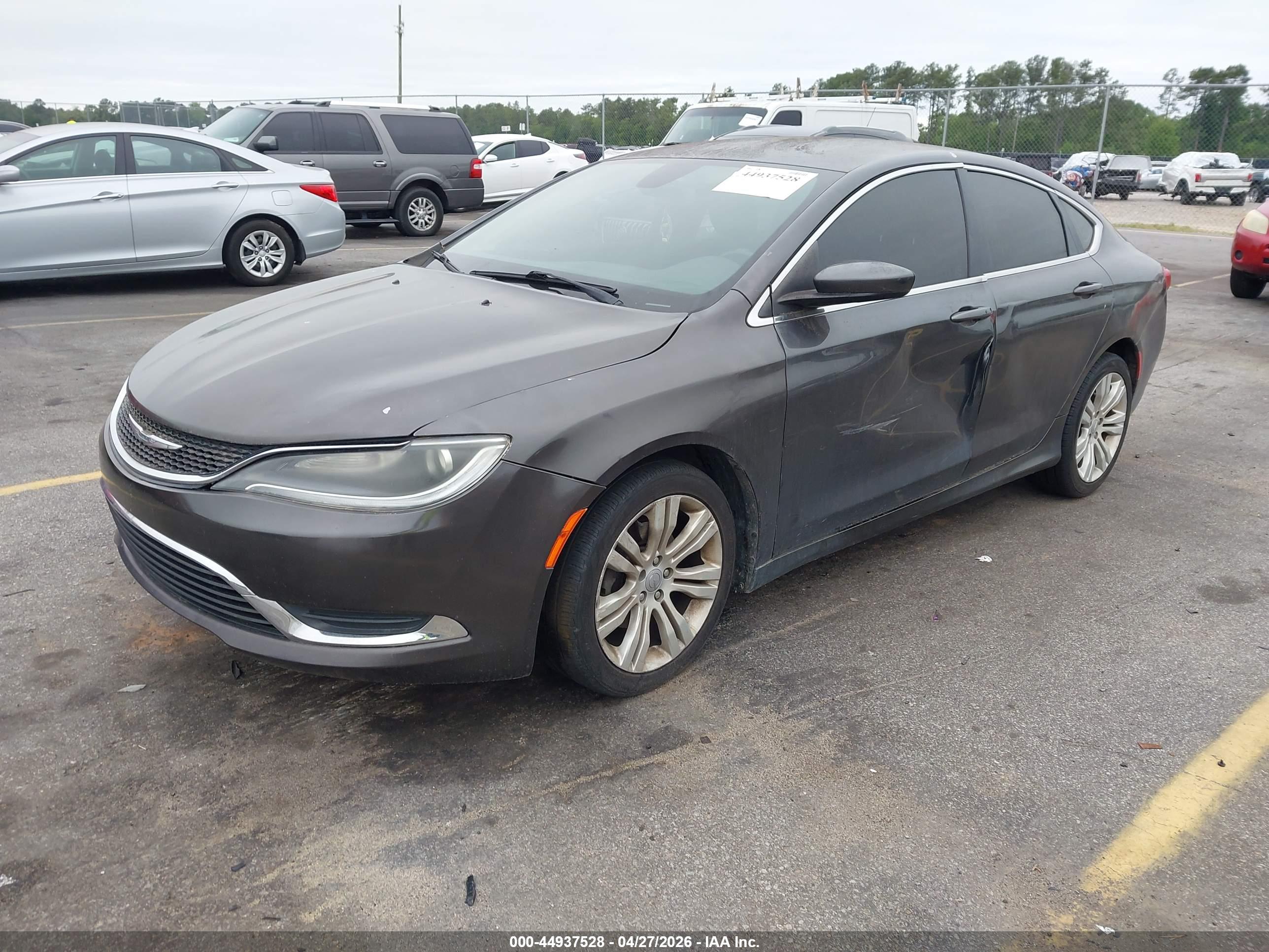 CHRYSLER 200 image 2