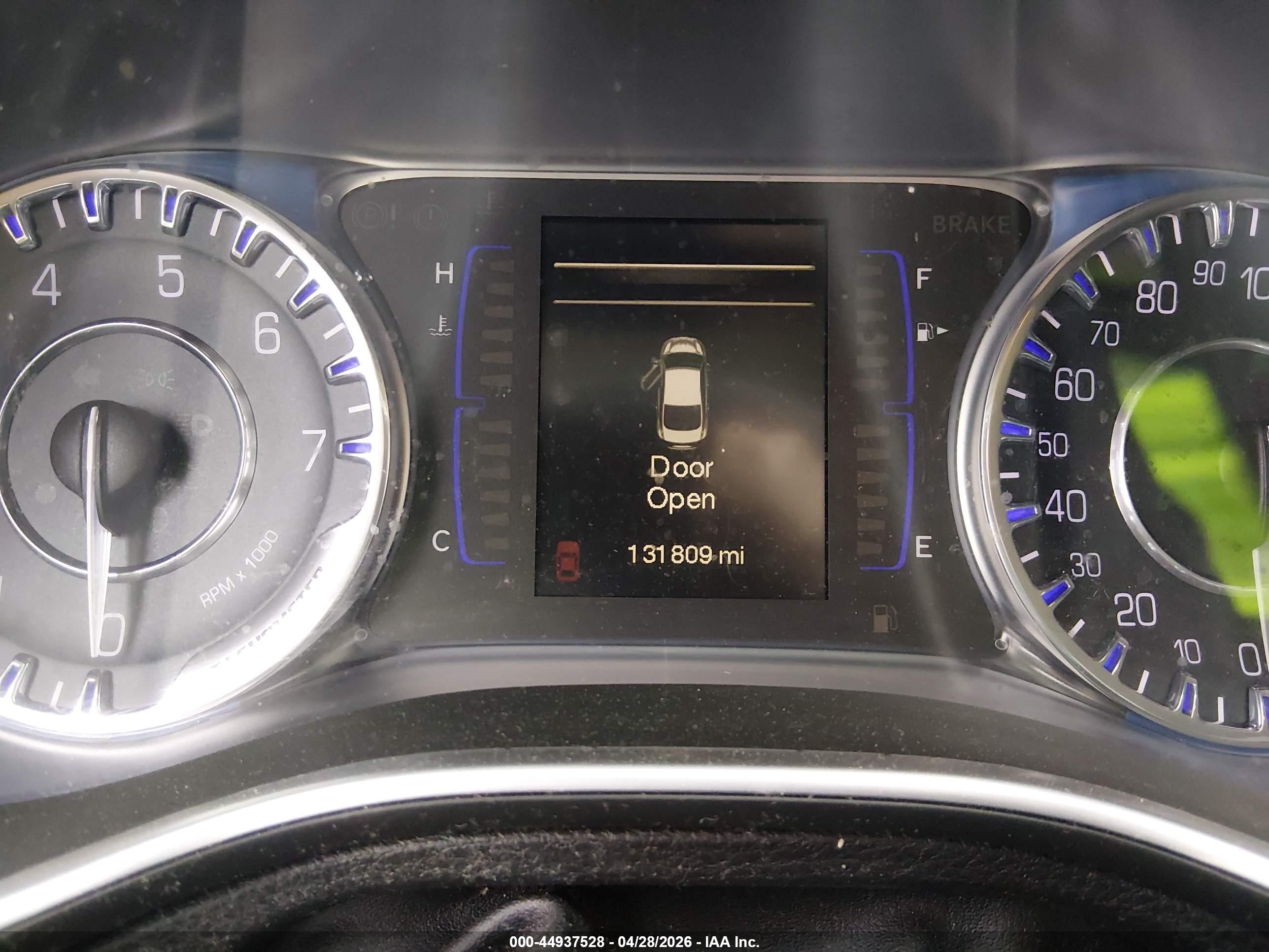 CHRYSLER 200 image 7