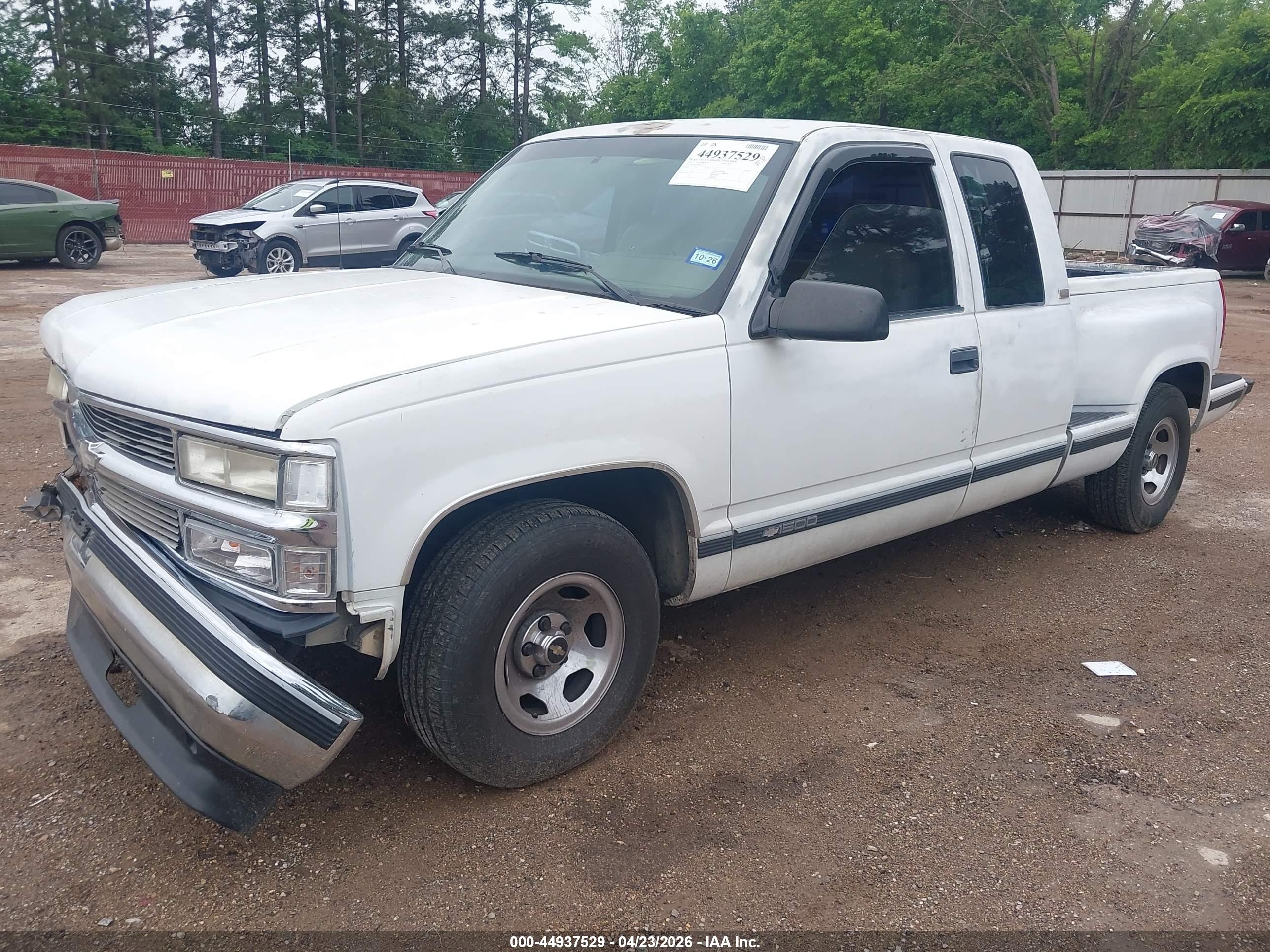 CHEVROLET GMT-400 image 2