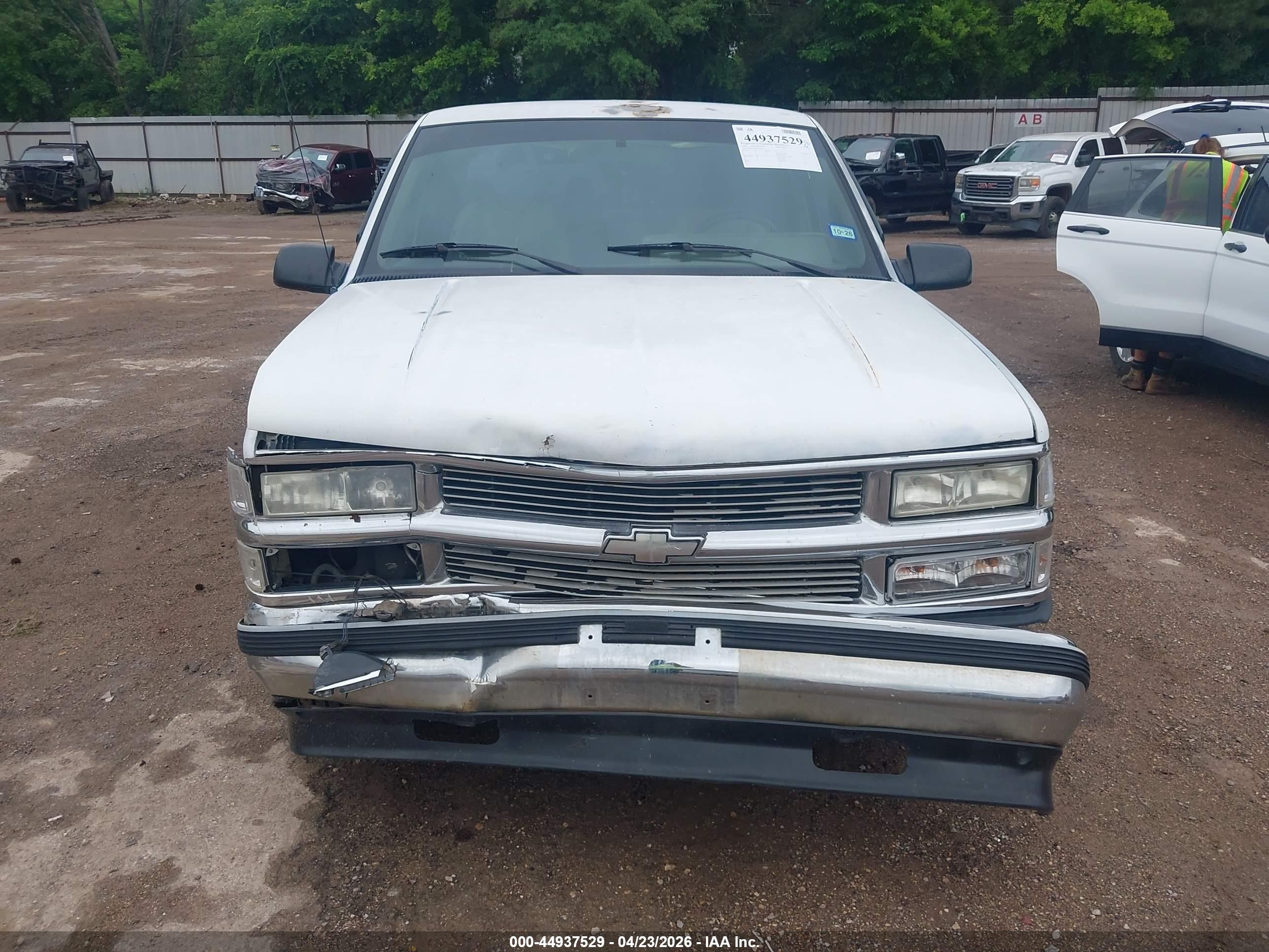 CHEVROLET GMT-400 image 6
