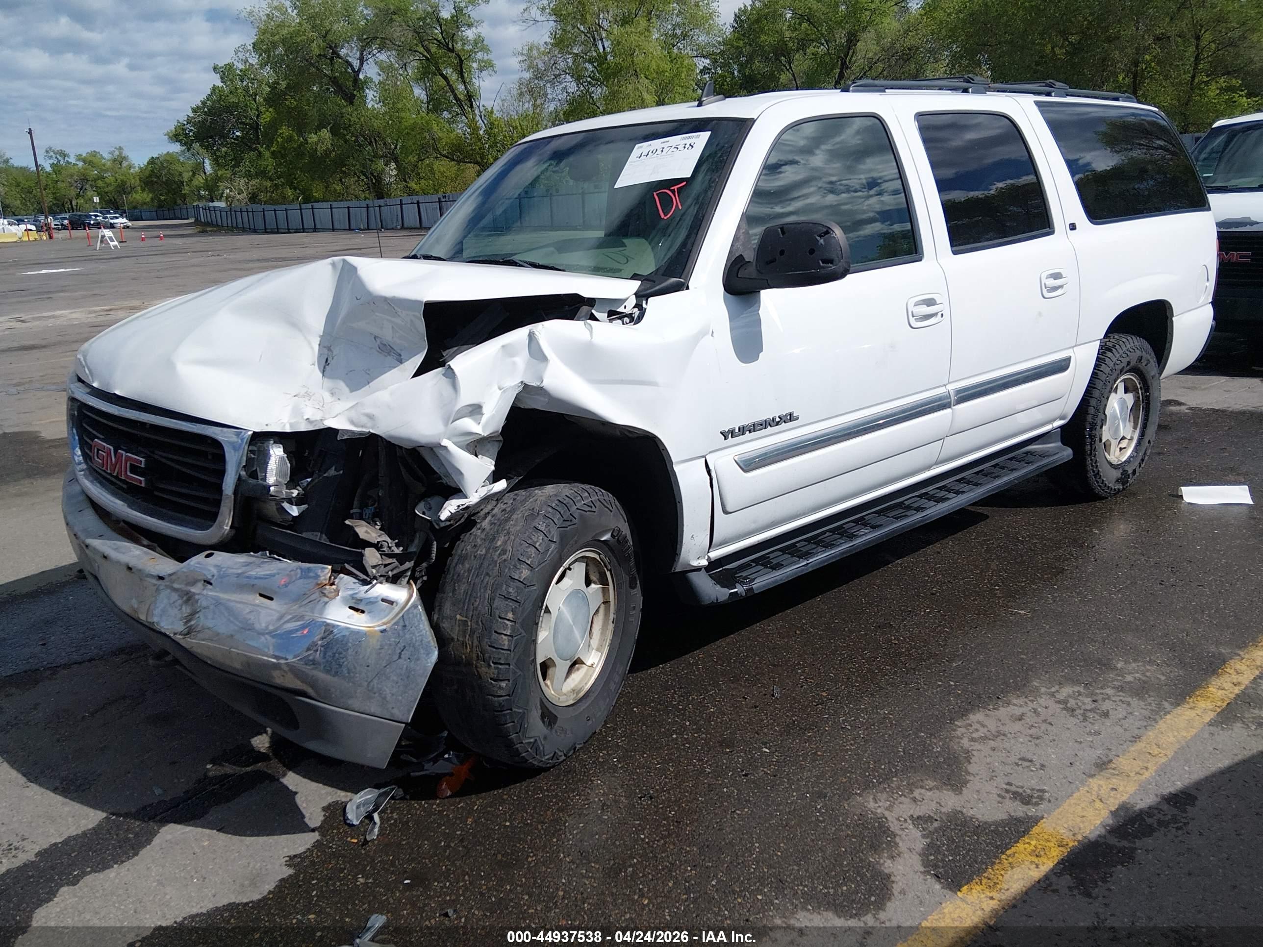 GMC YUKON image 2