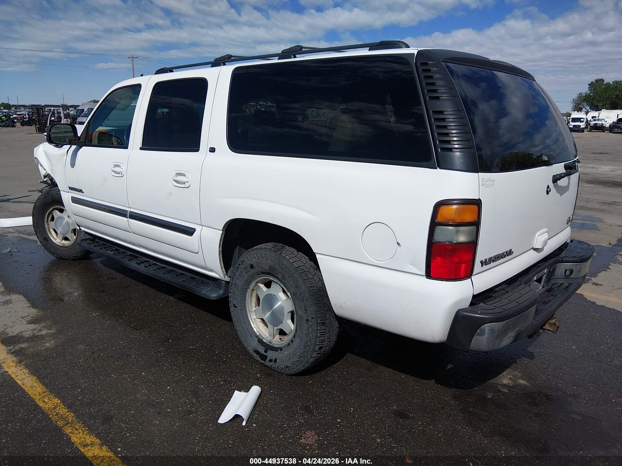 GMC YUKON image 3