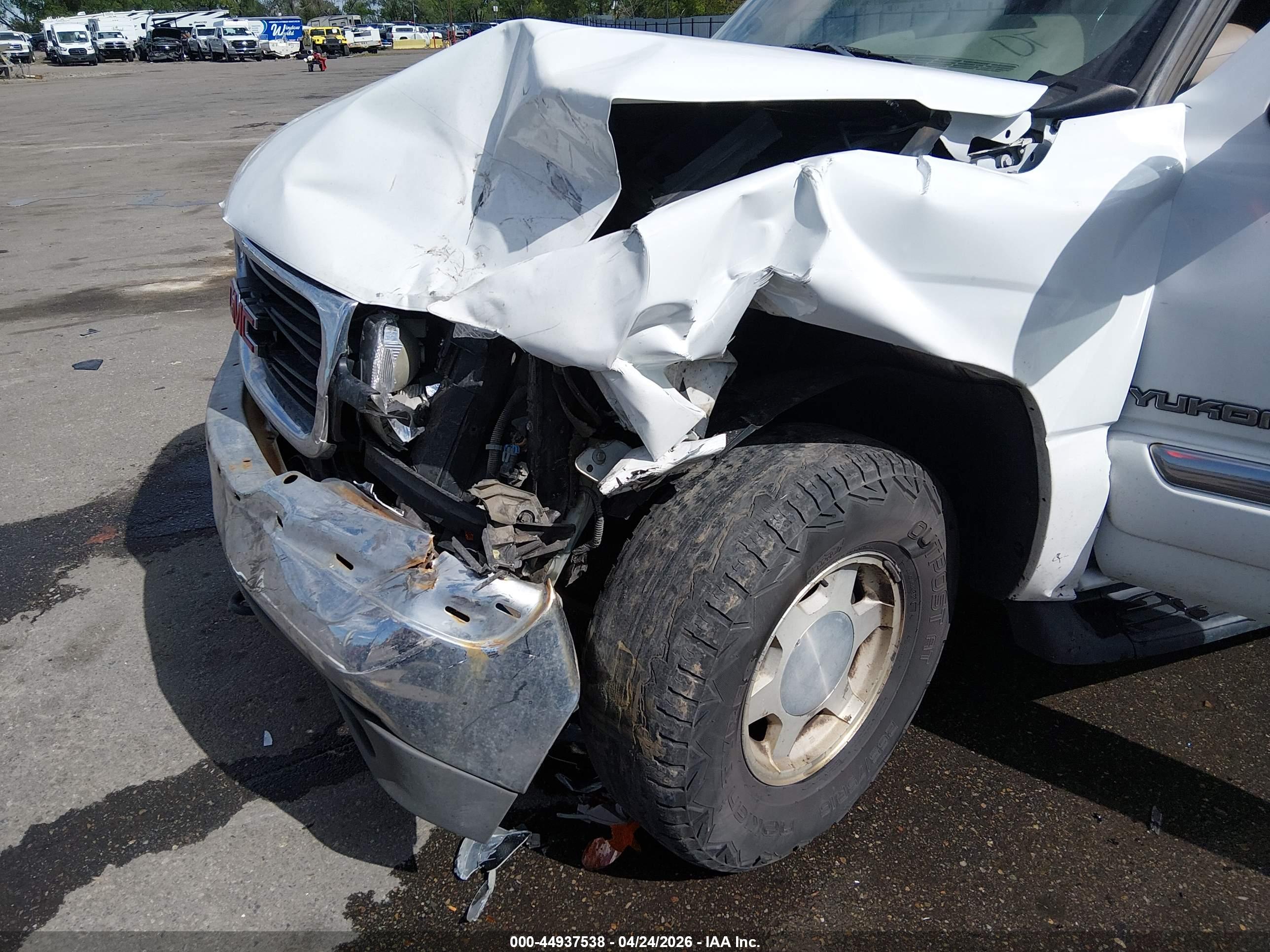 GMC YUKON image 6