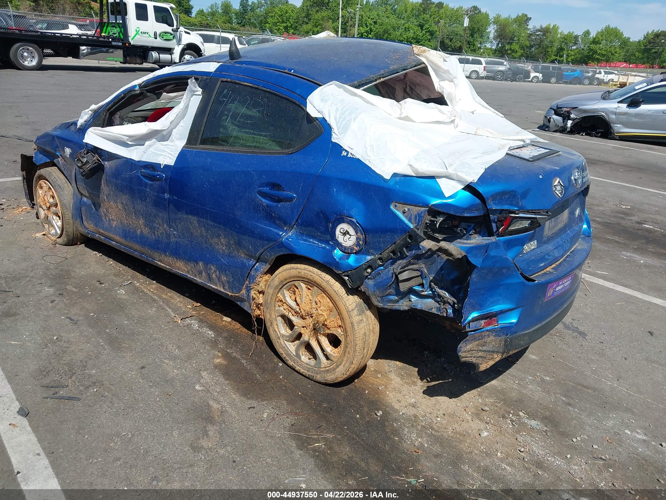 TOYOTA YARIS image 3