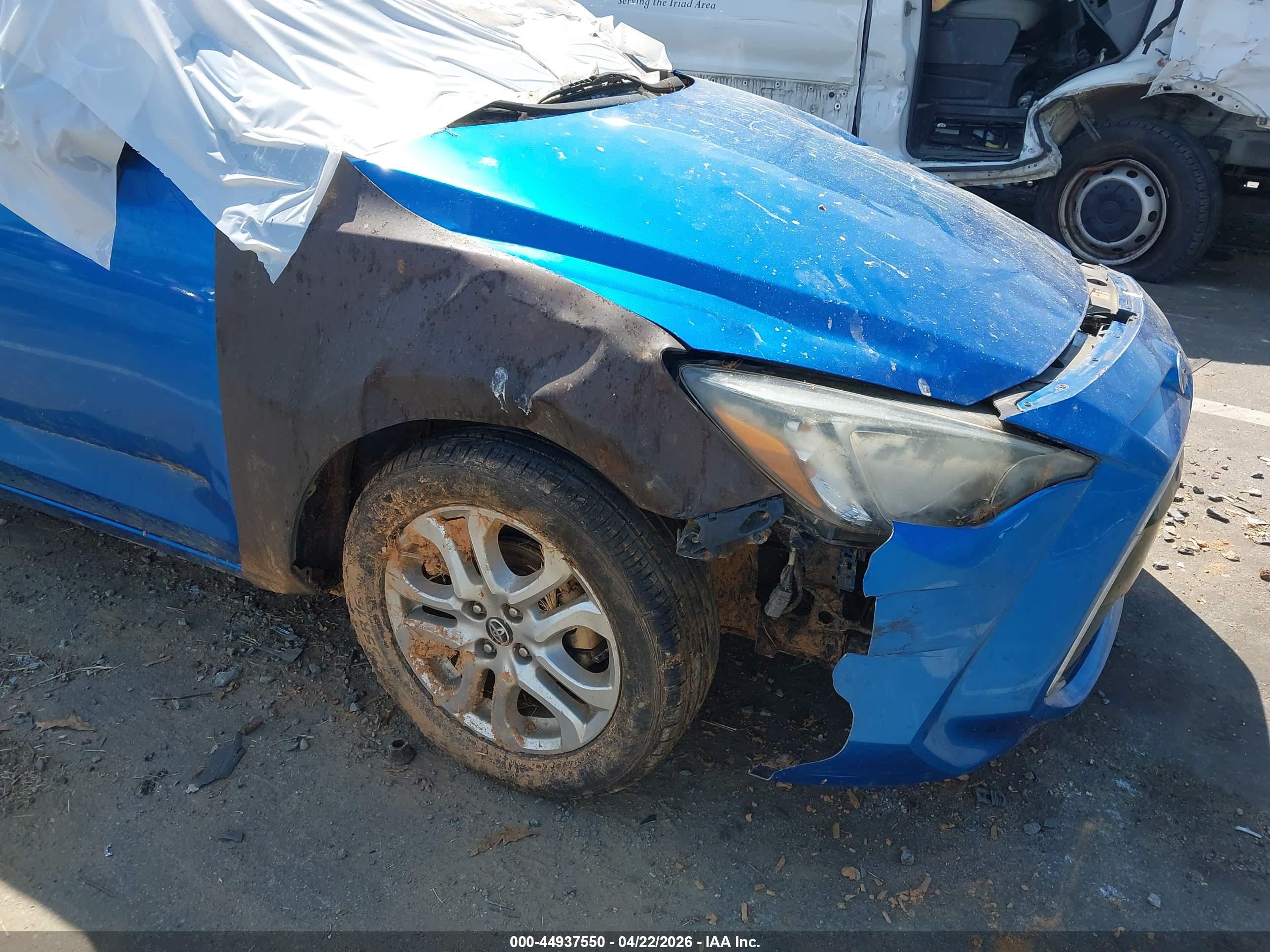 TOYOTA YARIS image 6