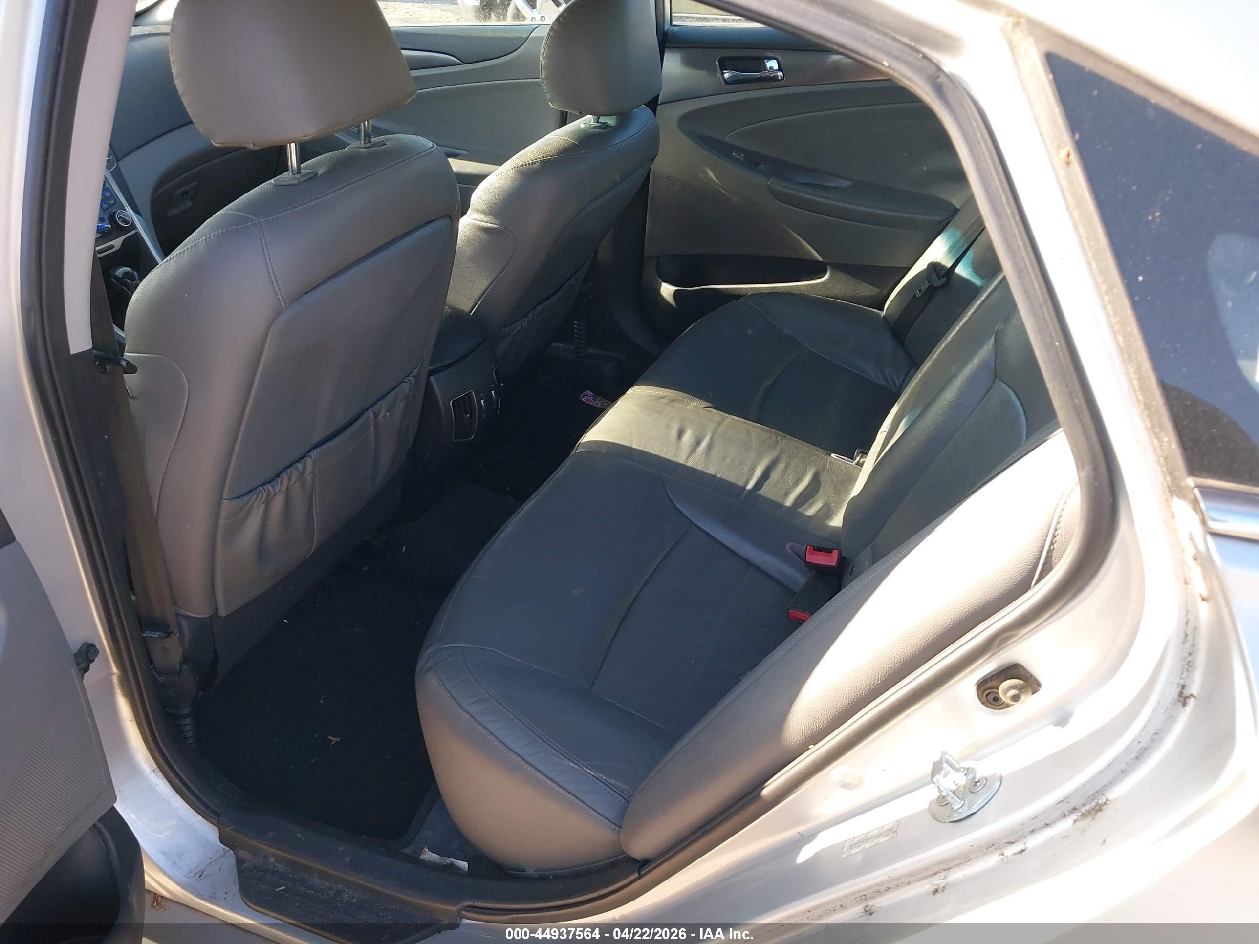 HYUNDAI SONATA image 8