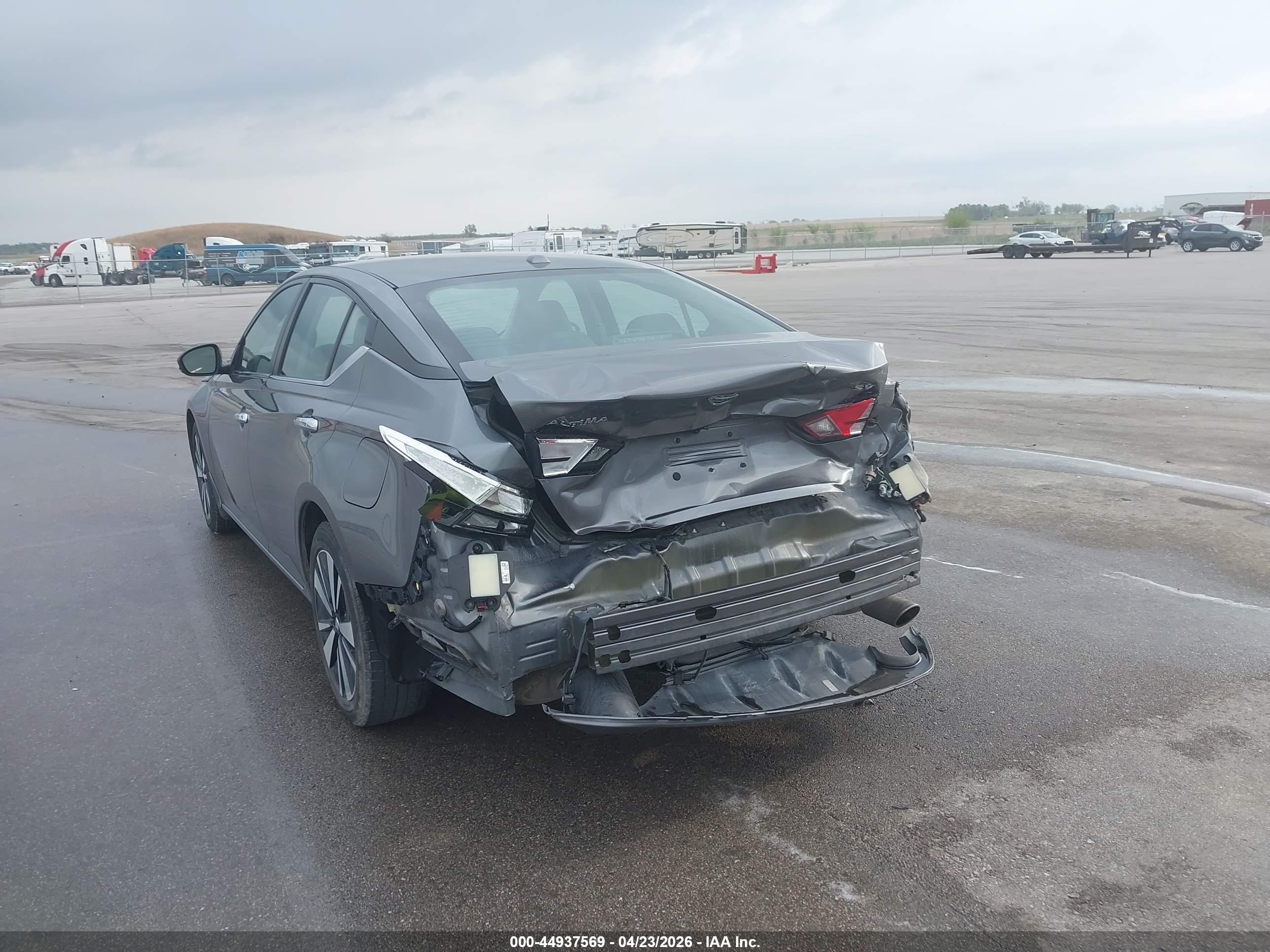 NISSAN ALTIMA image 6