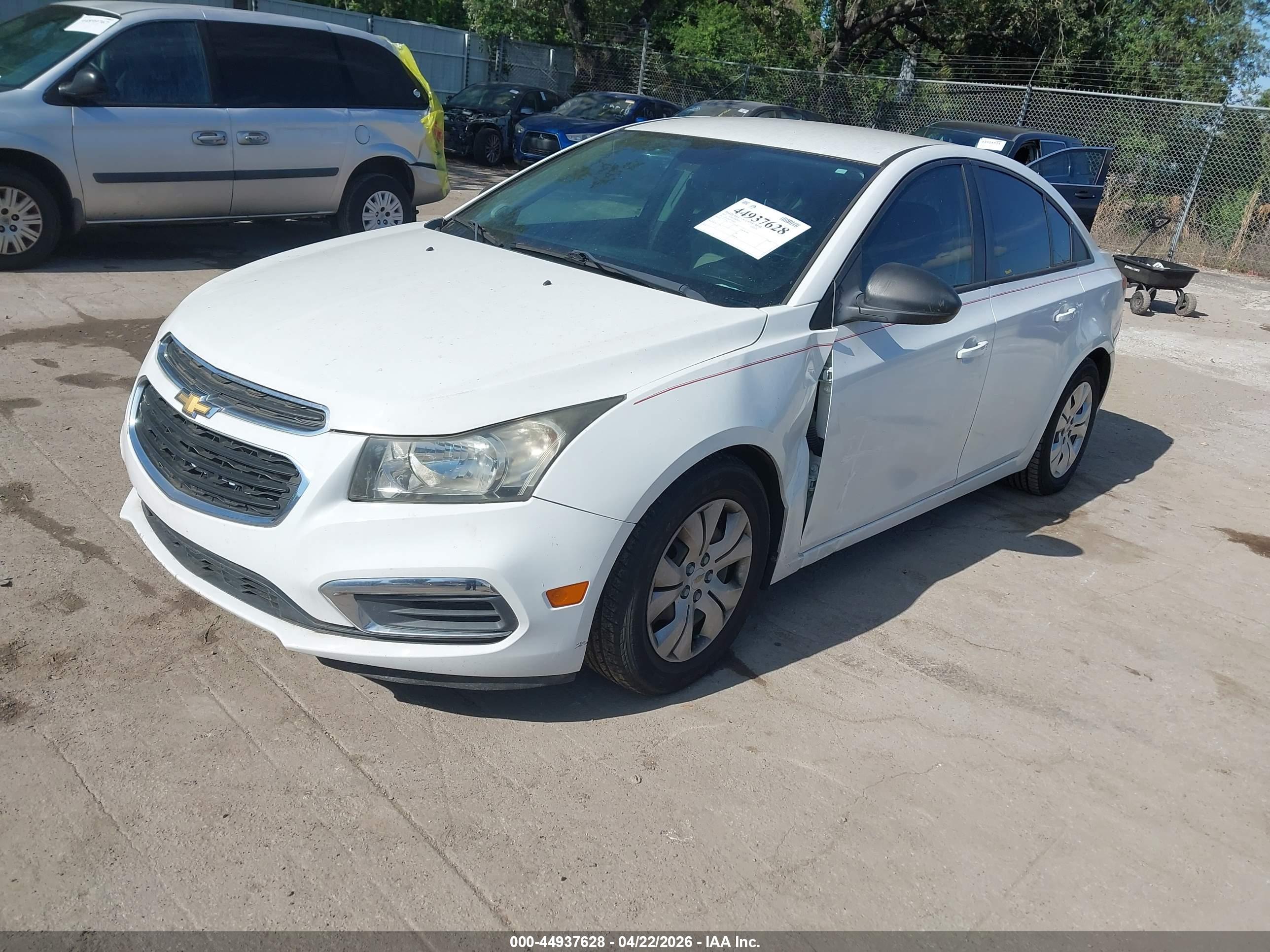 CHEVROLET CRUZE image 2