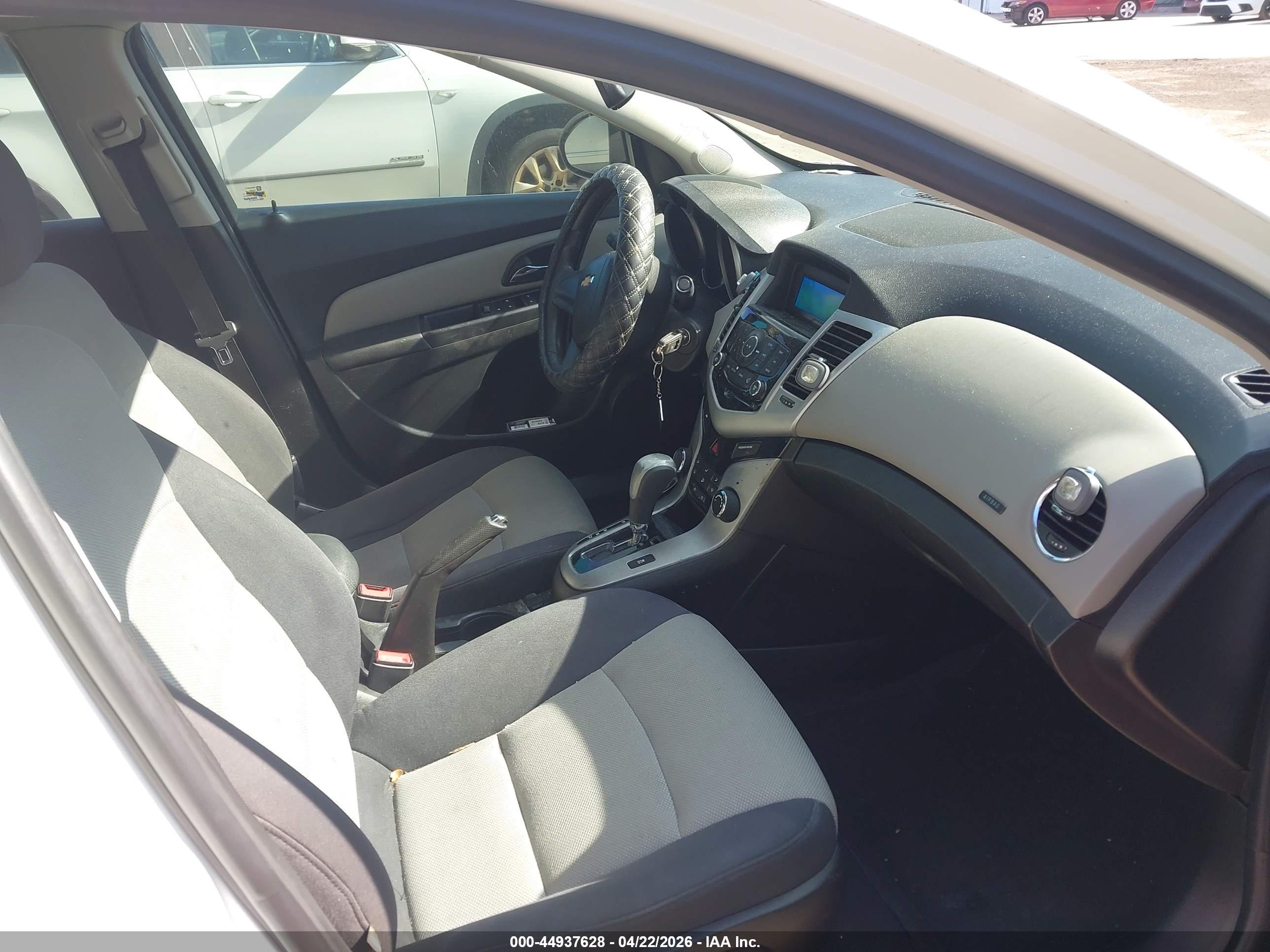 CHEVROLET CRUZE image 5