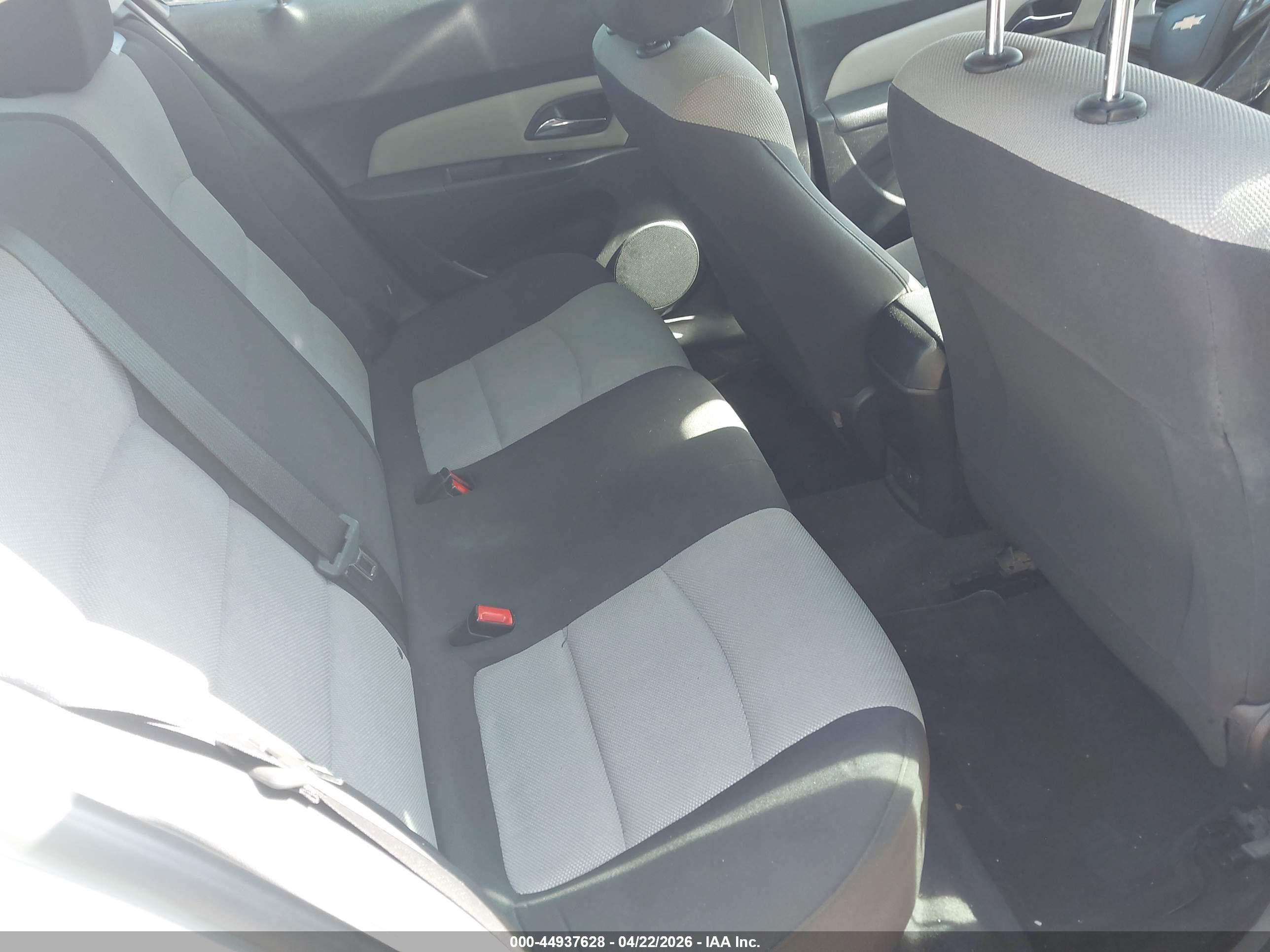 CHEVROLET CRUZE image 8