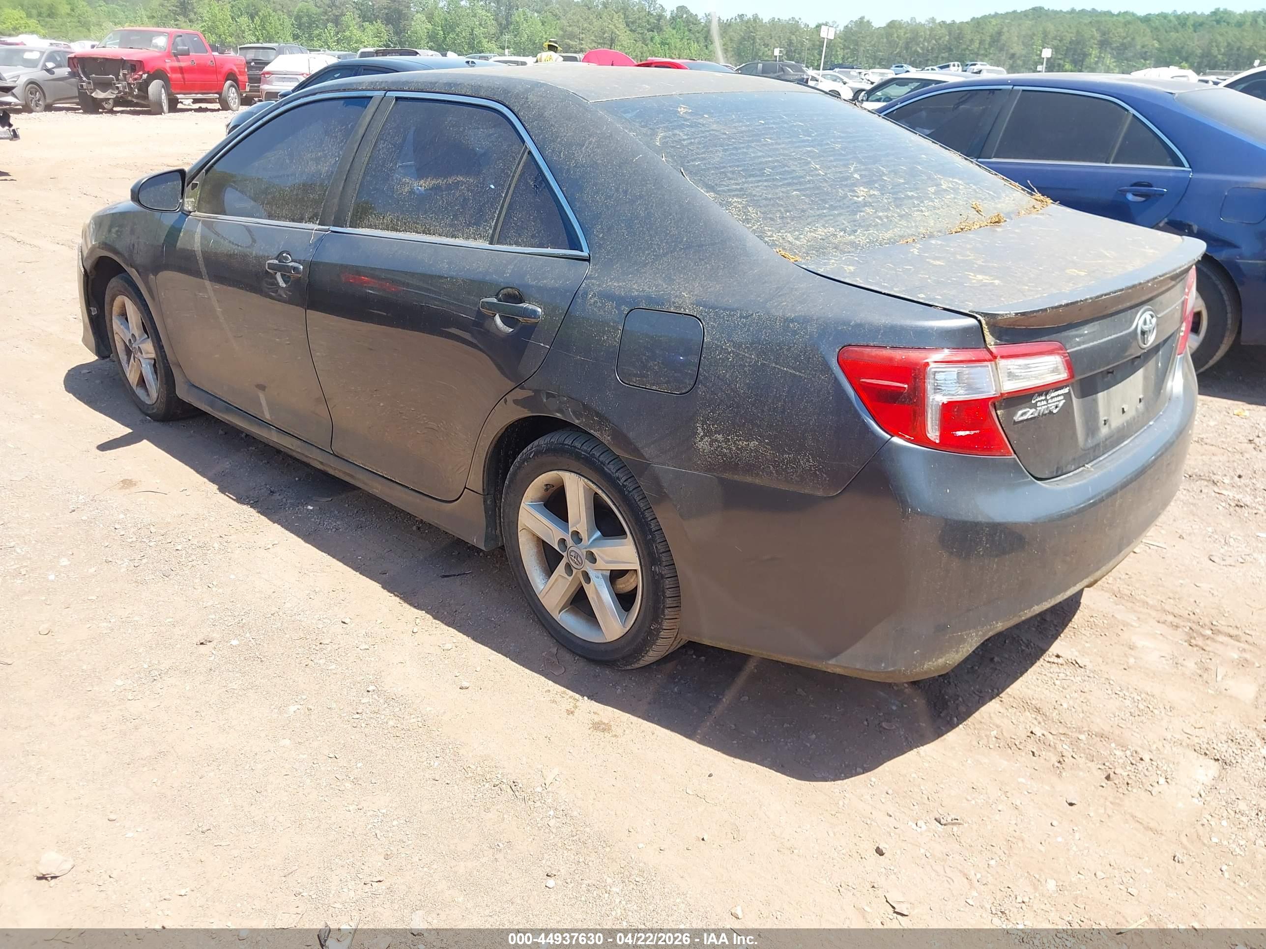 TOYOTA CAMRY image 3