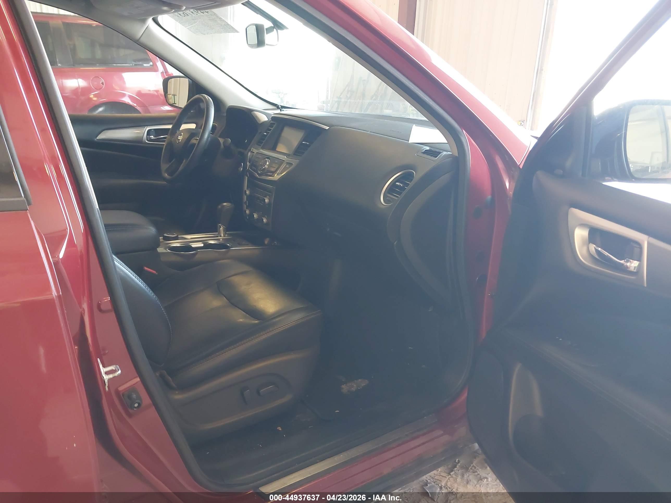 NISSAN PATHFINDER image 5