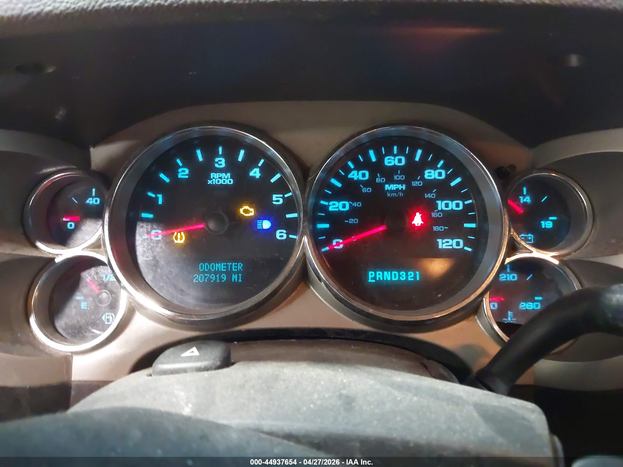 CHEVROLET SILVERADO image 7