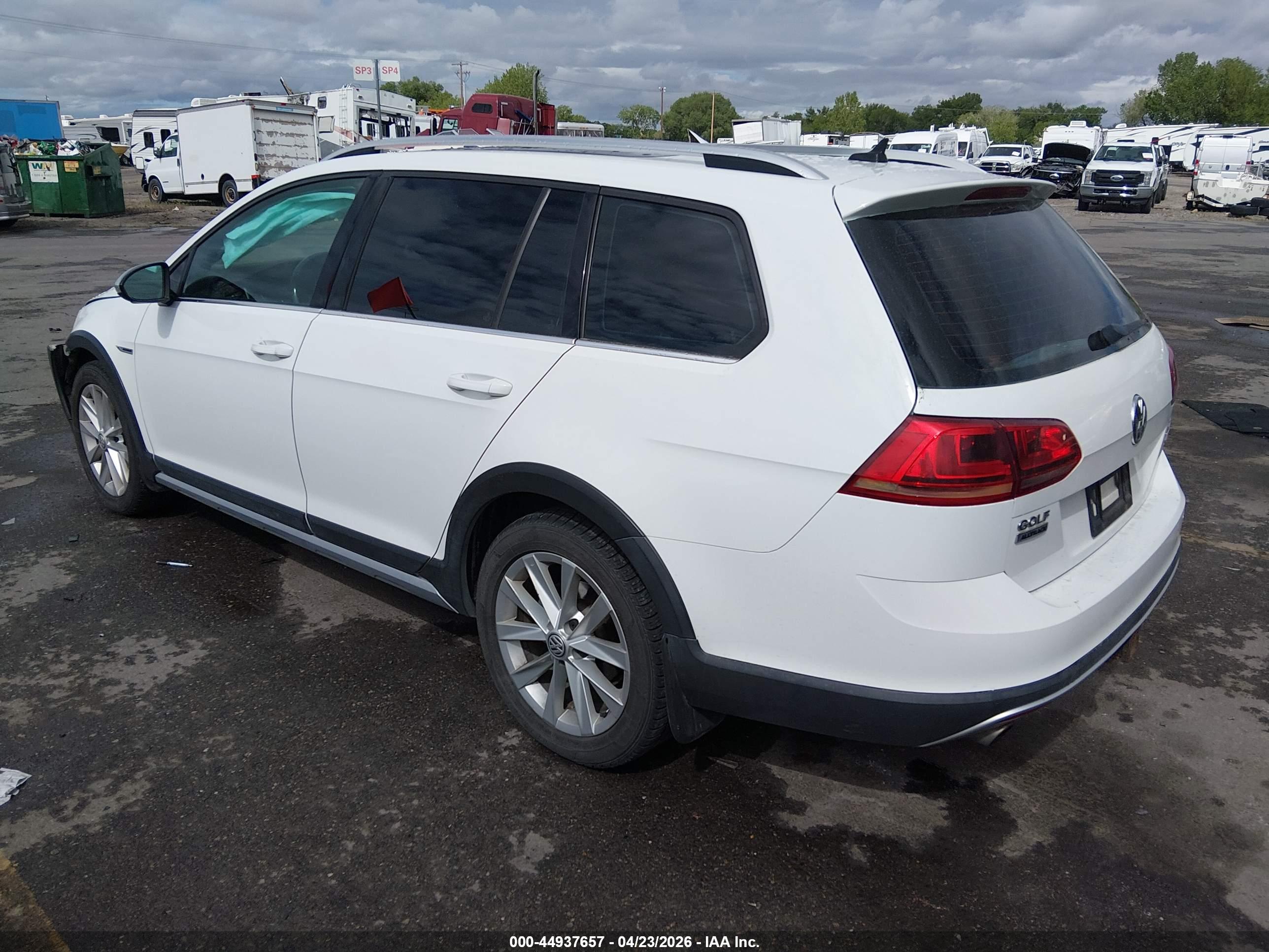 VOLKSWAGEN GOLF image 3
