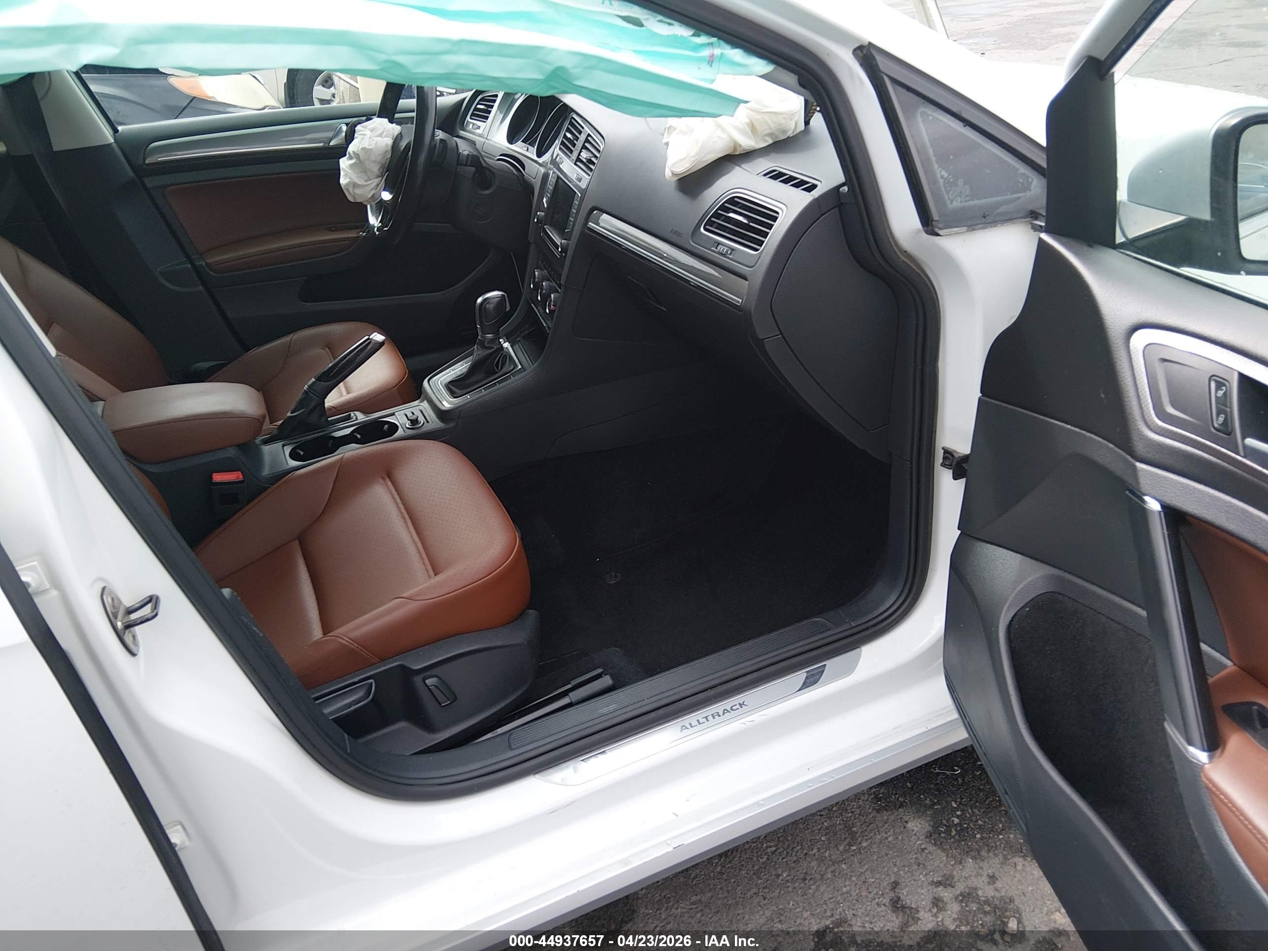 VOLKSWAGEN GOLF image 5