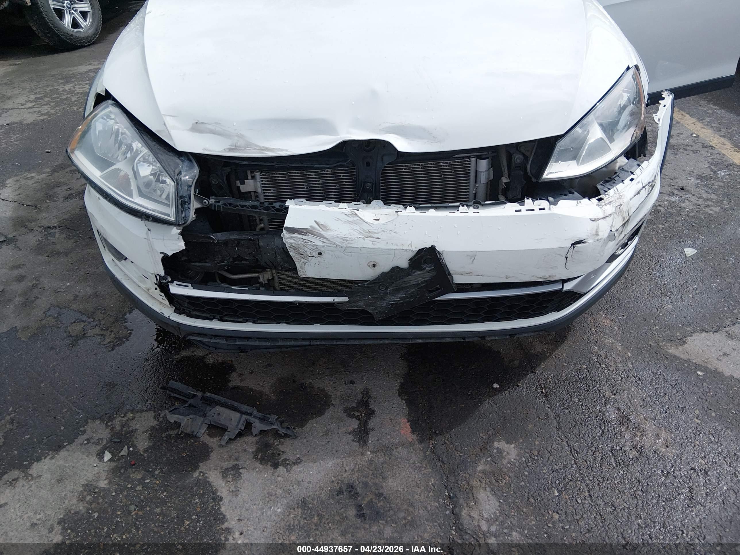 VOLKSWAGEN GOLF image 6