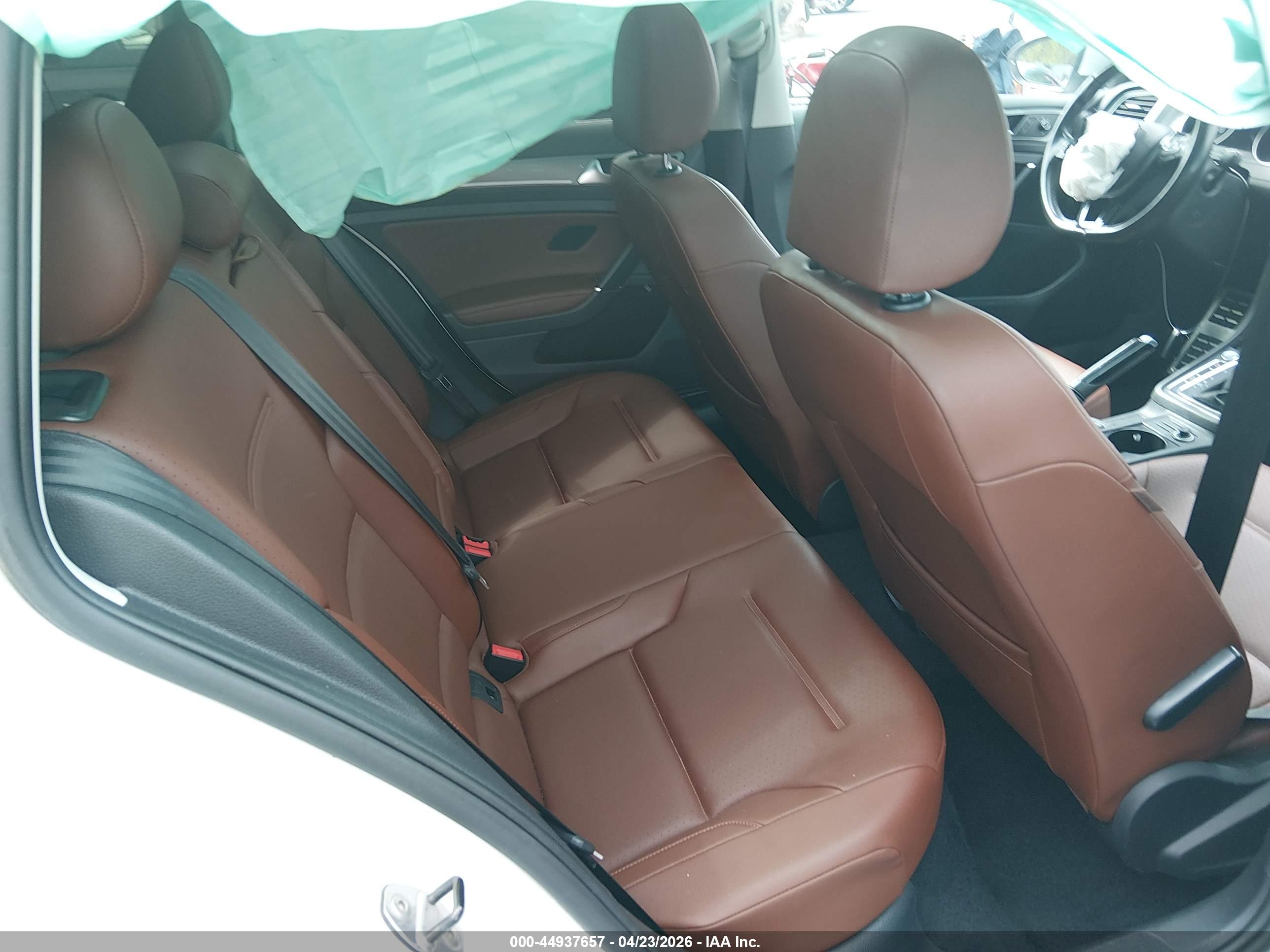 VOLKSWAGEN GOLF image 8