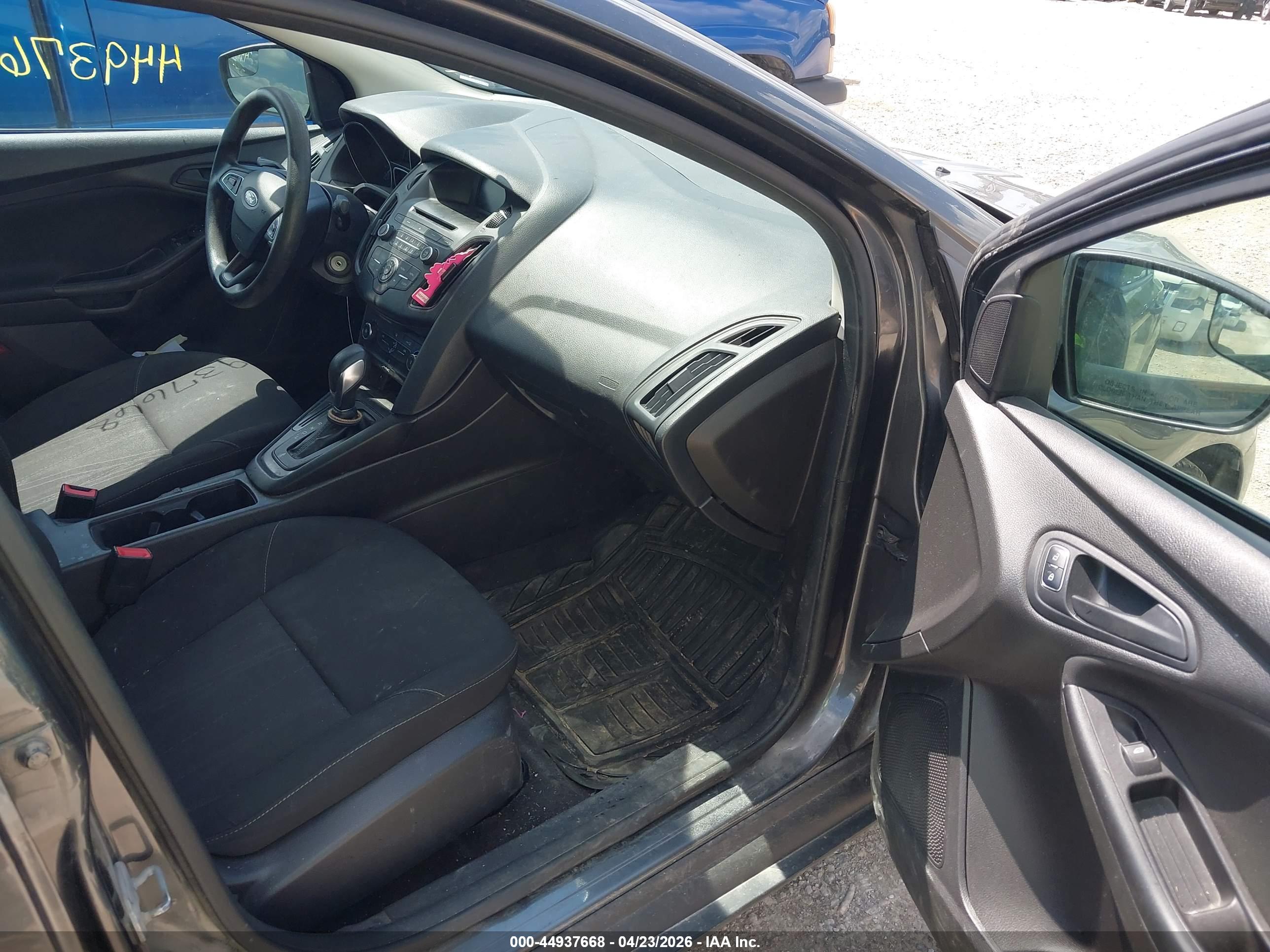 FORD FOCUS image 5