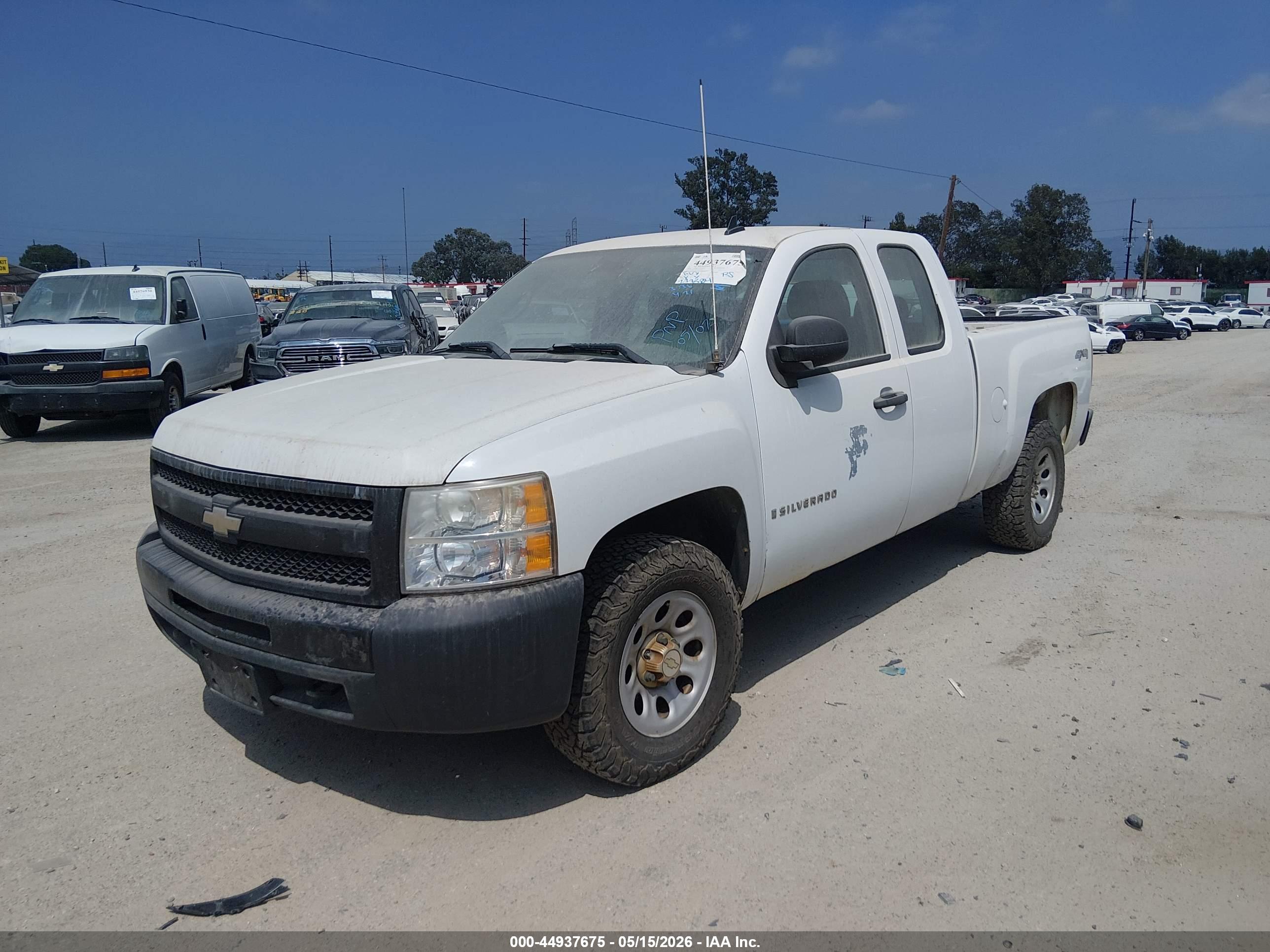 CHEVROLET SILVERADO image 2