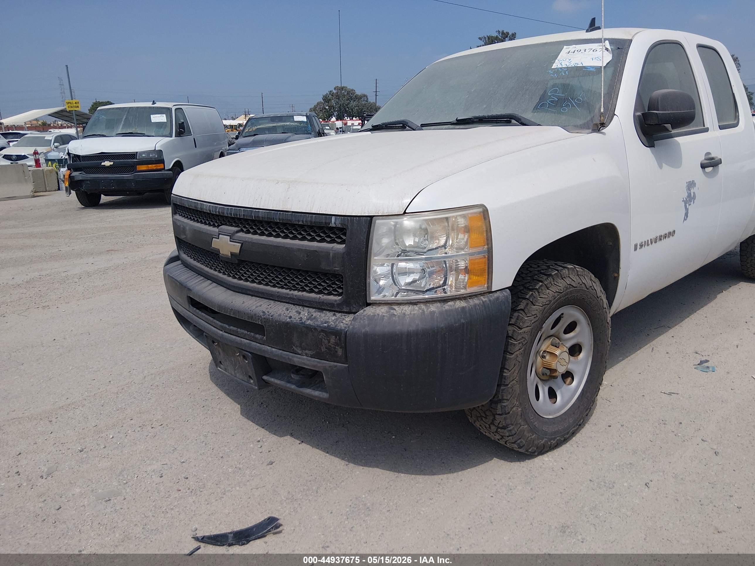 CHEVROLET SILVERADO image 6