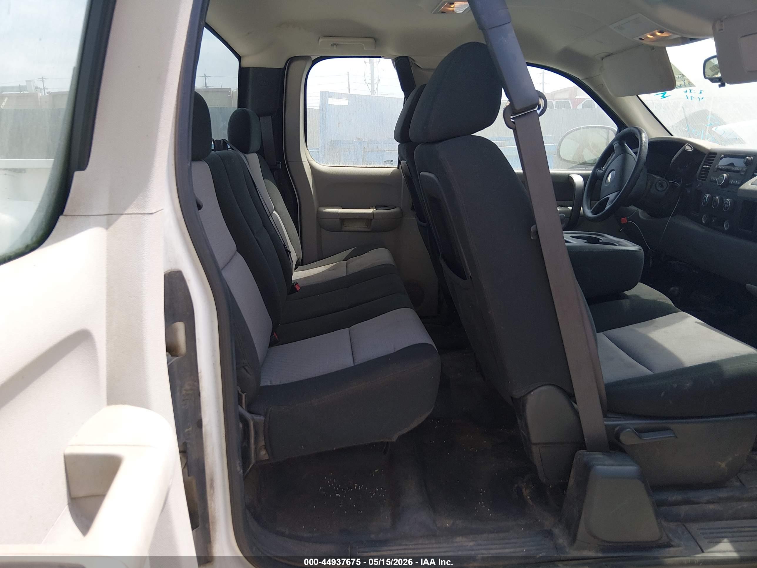 CHEVROLET SILVERADO image 8