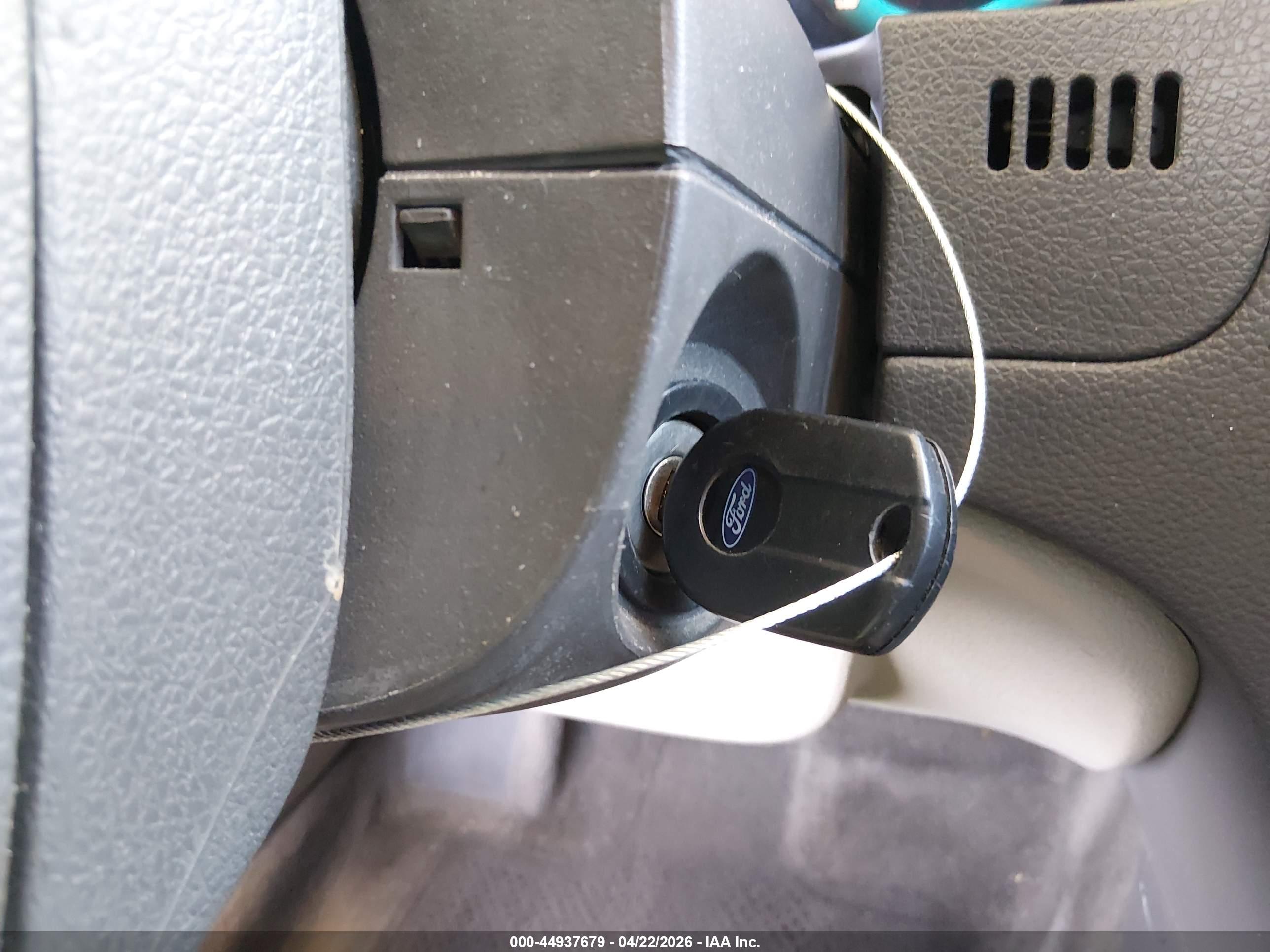 FORD FUSION image 11