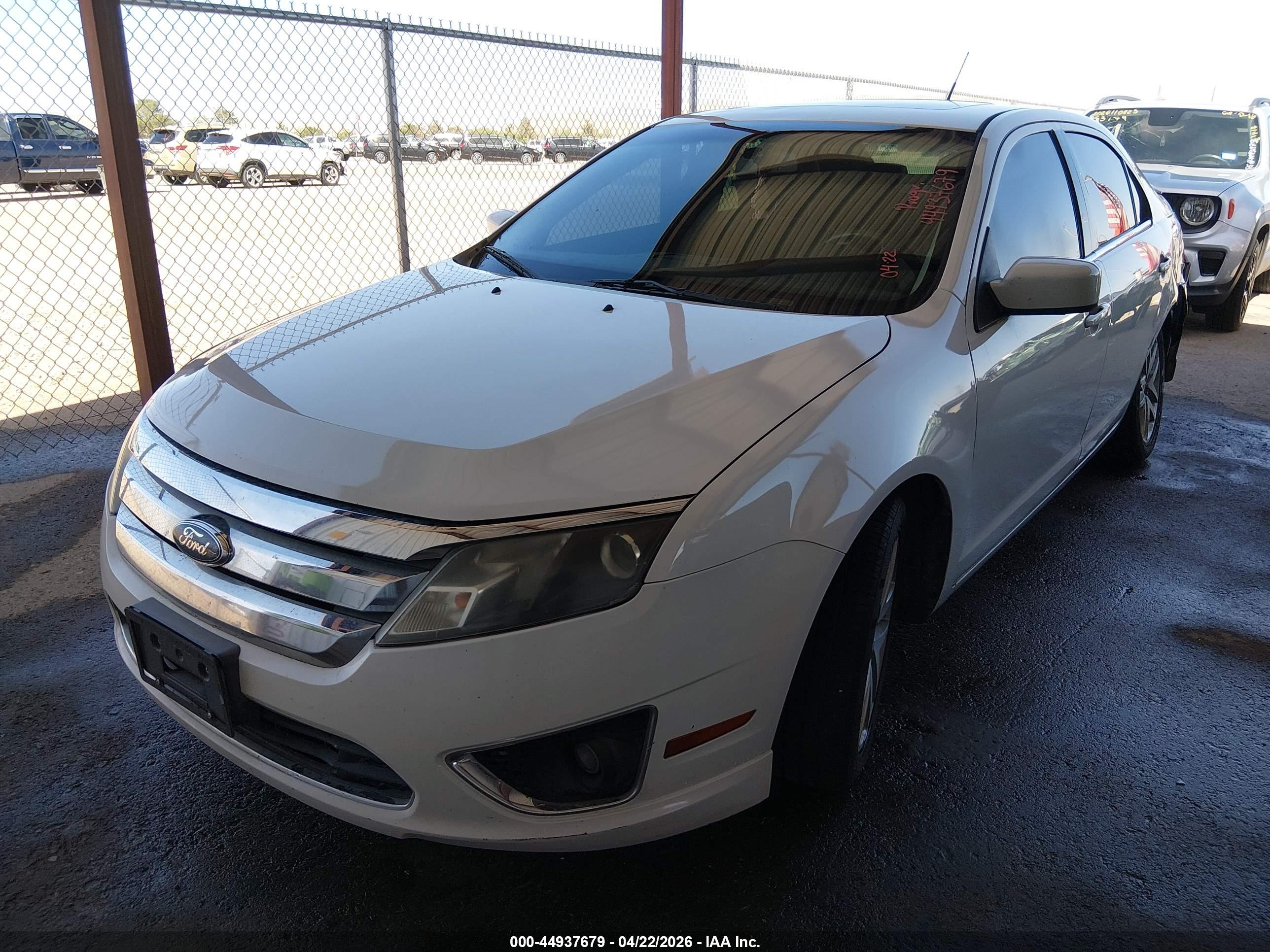 FORD FUSION image 2