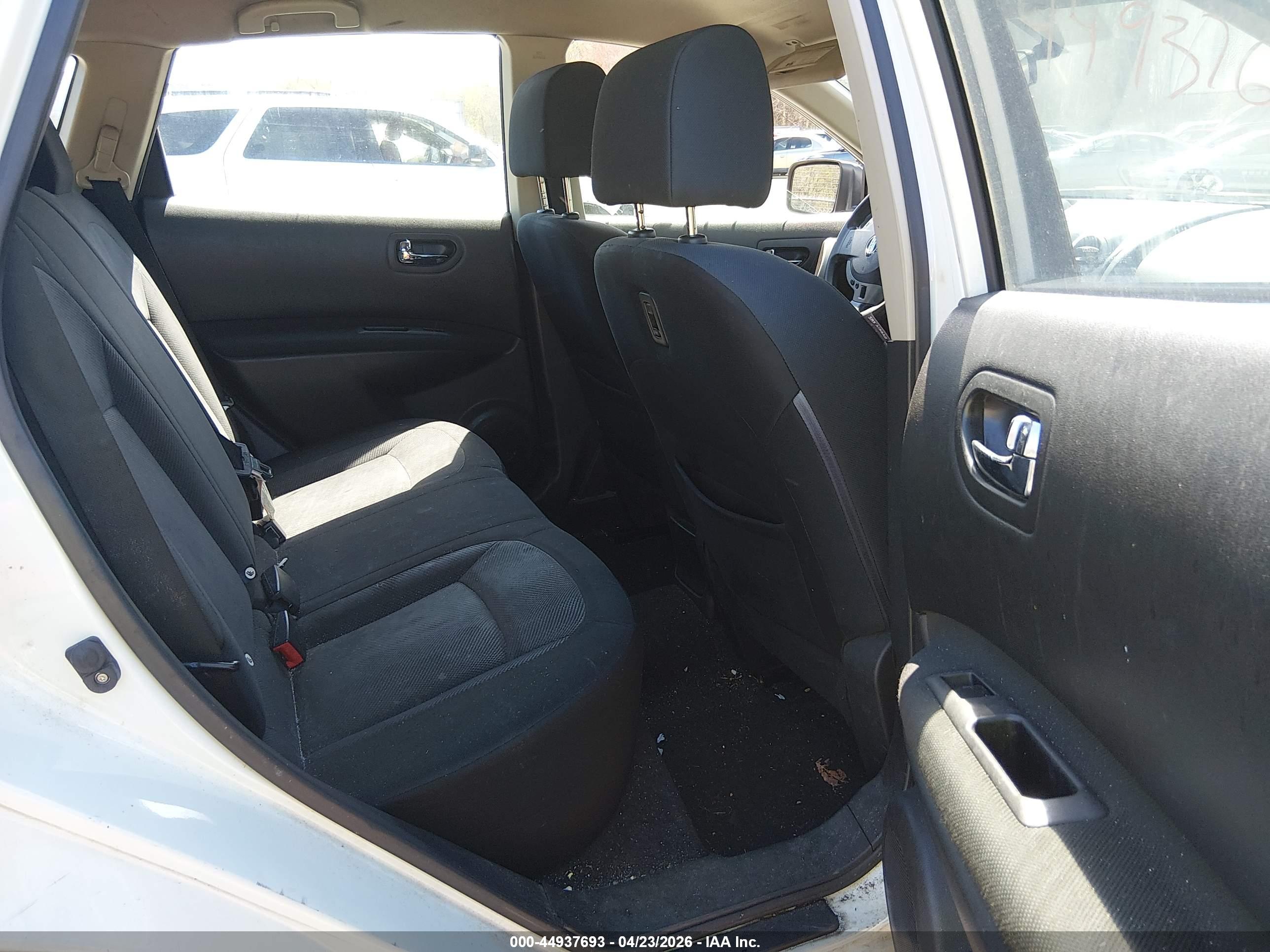 NISSAN ROGUE image 8