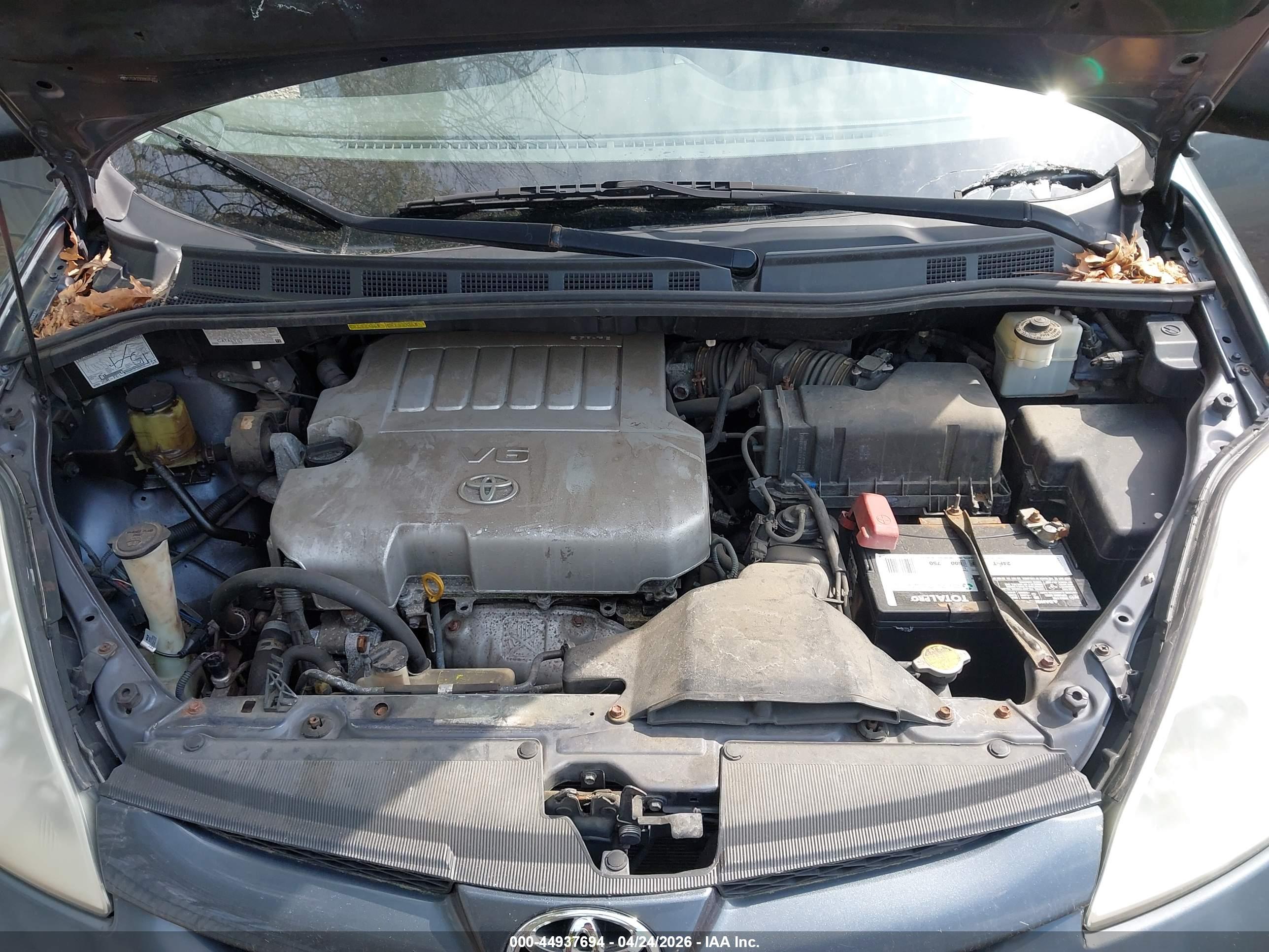TOYOTA SIENNA image 10