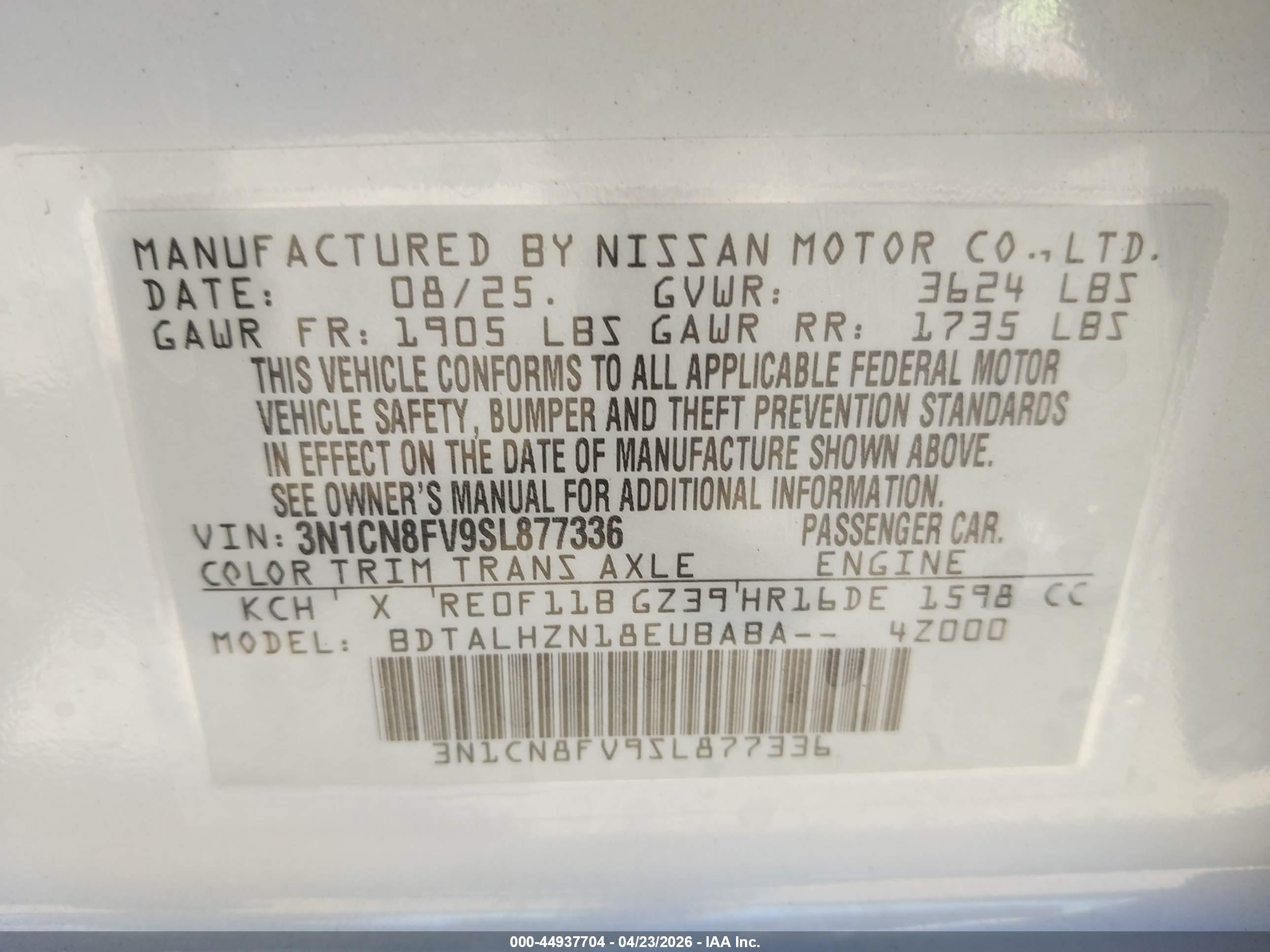 NISSAN VERSA image 9