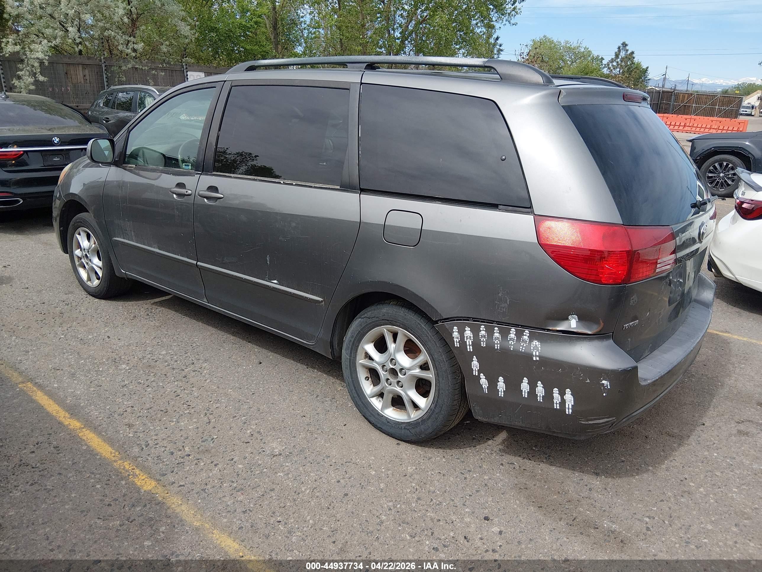 TOYOTA SIENNA image 3