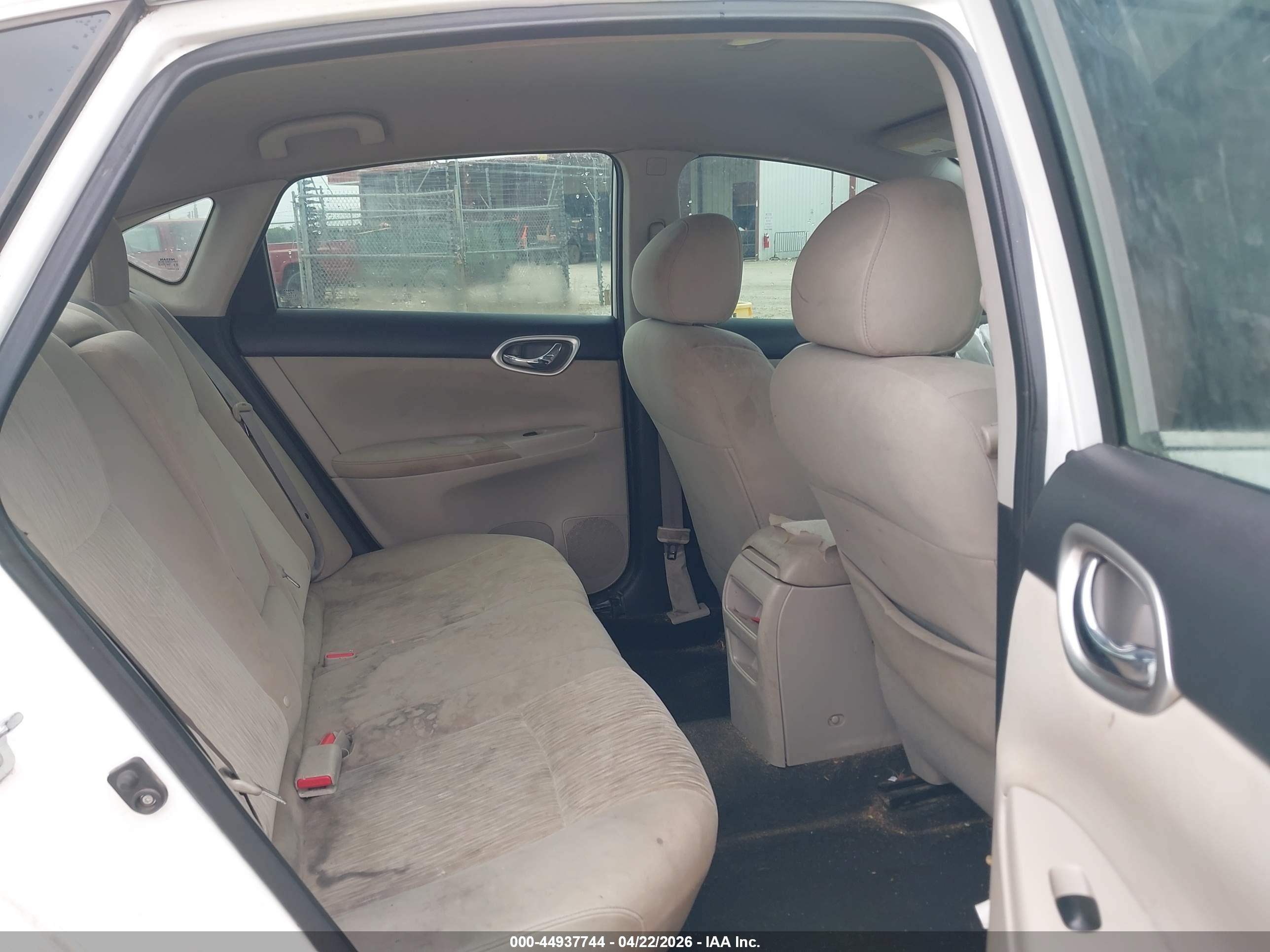 NISSAN SENTRA image 8