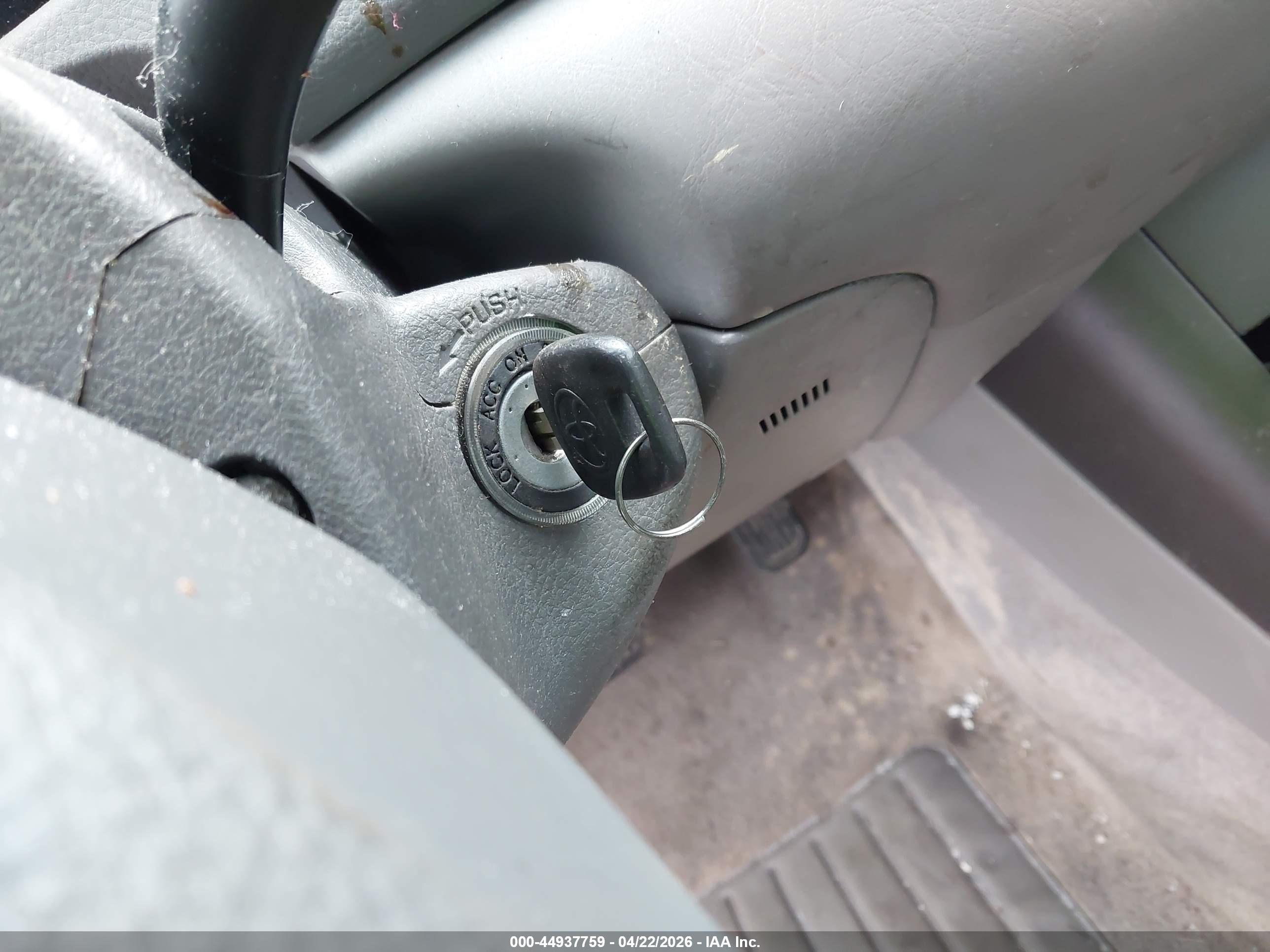 TOYOTA CAMRY image 11
