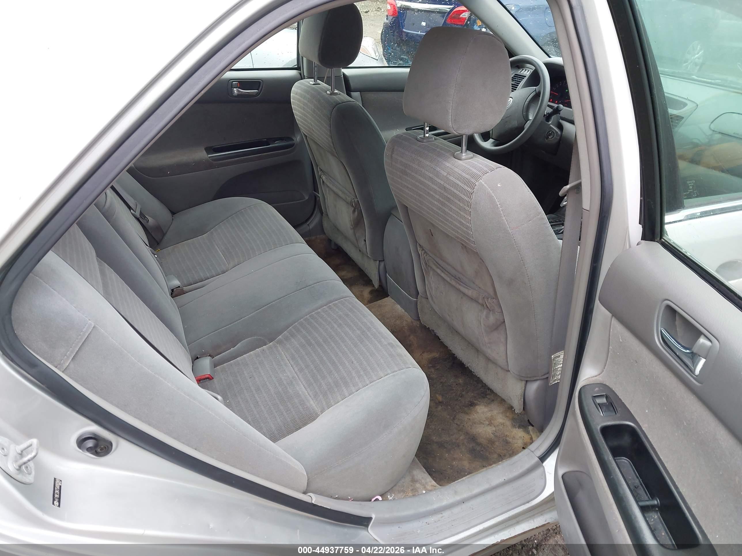 TOYOTA CAMRY image 8