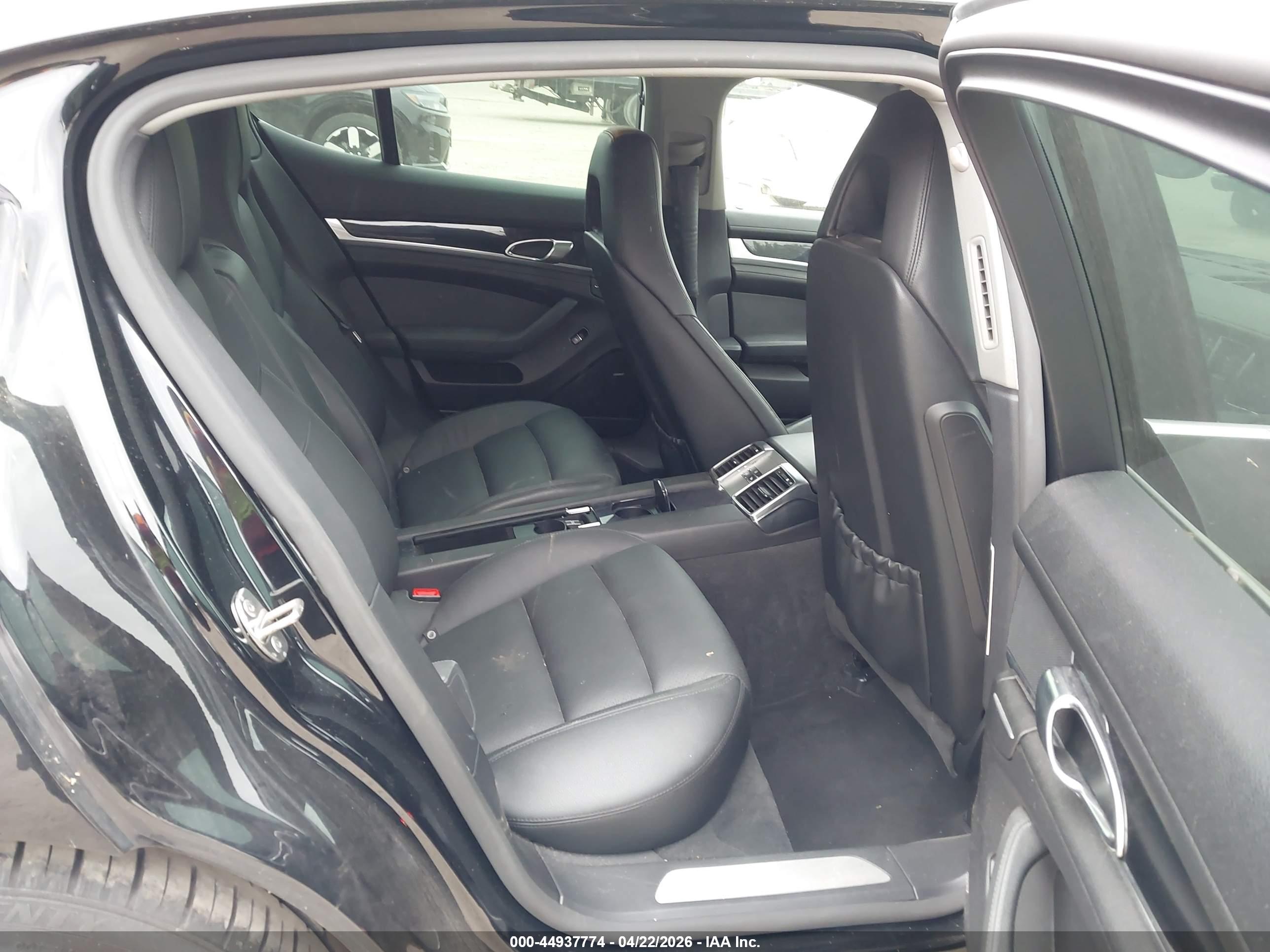 PORSCHE PANAMERA image 8