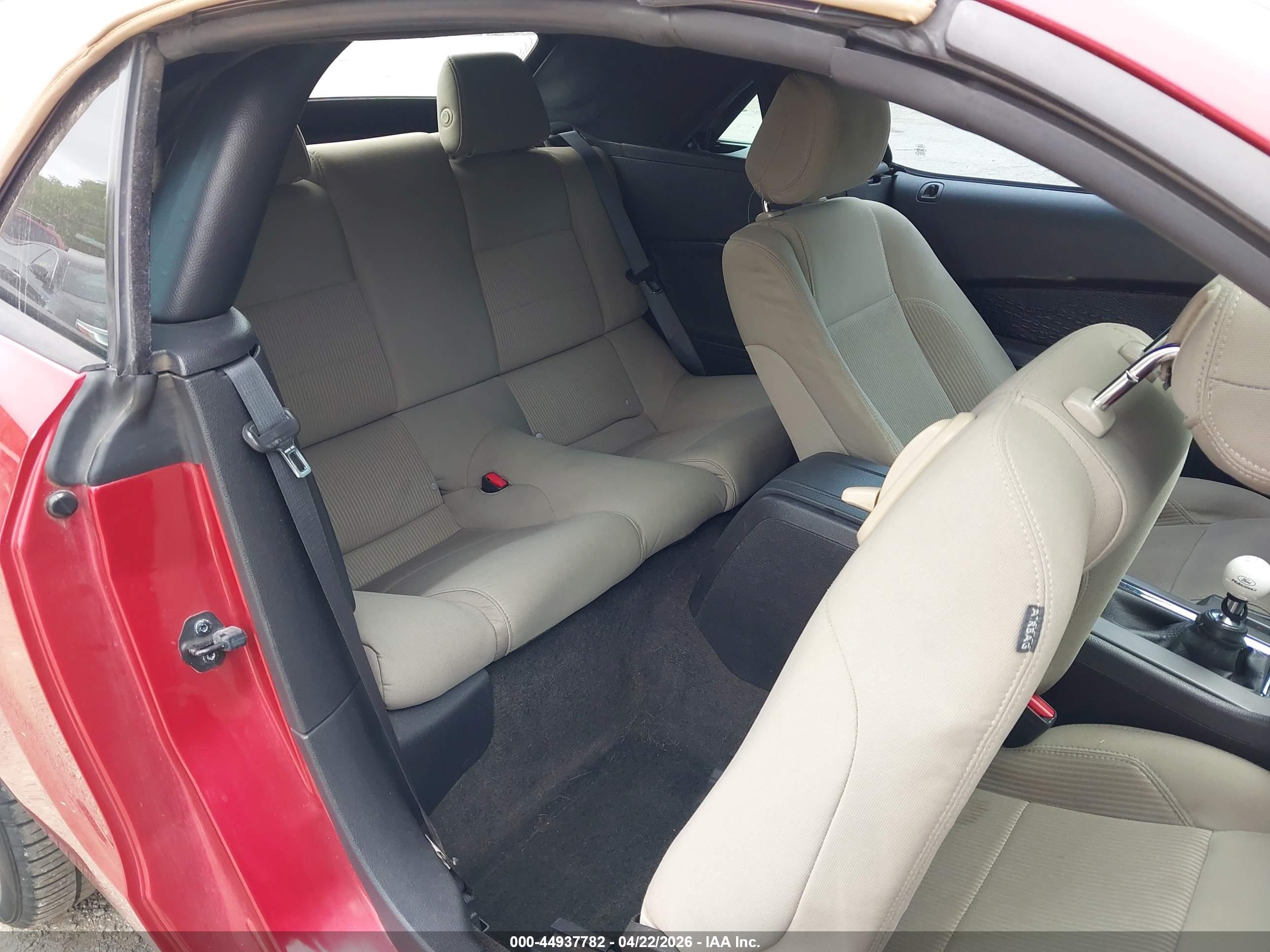 FORD MUSTANG image 8