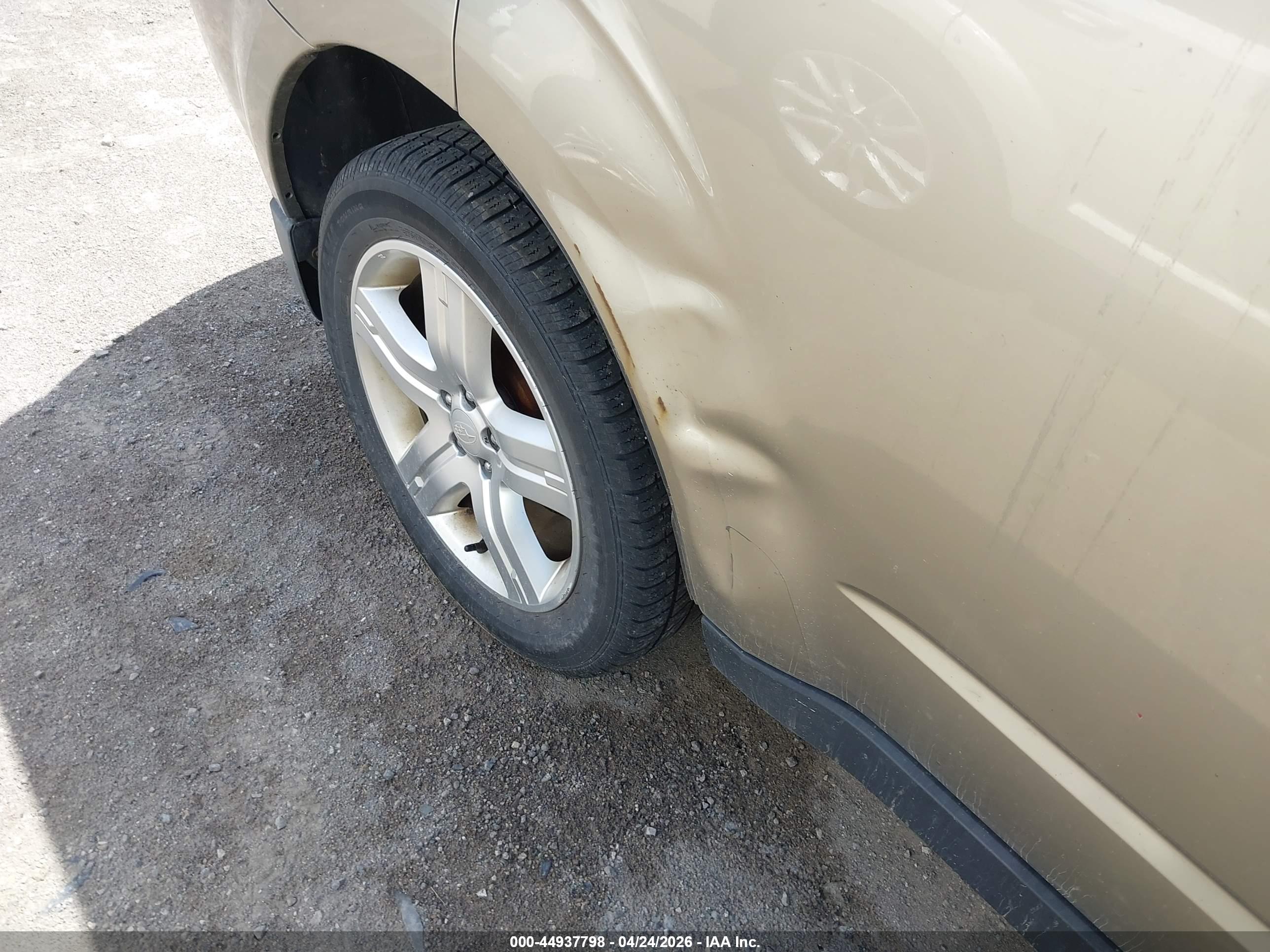 SUBARU FORESTER image 6