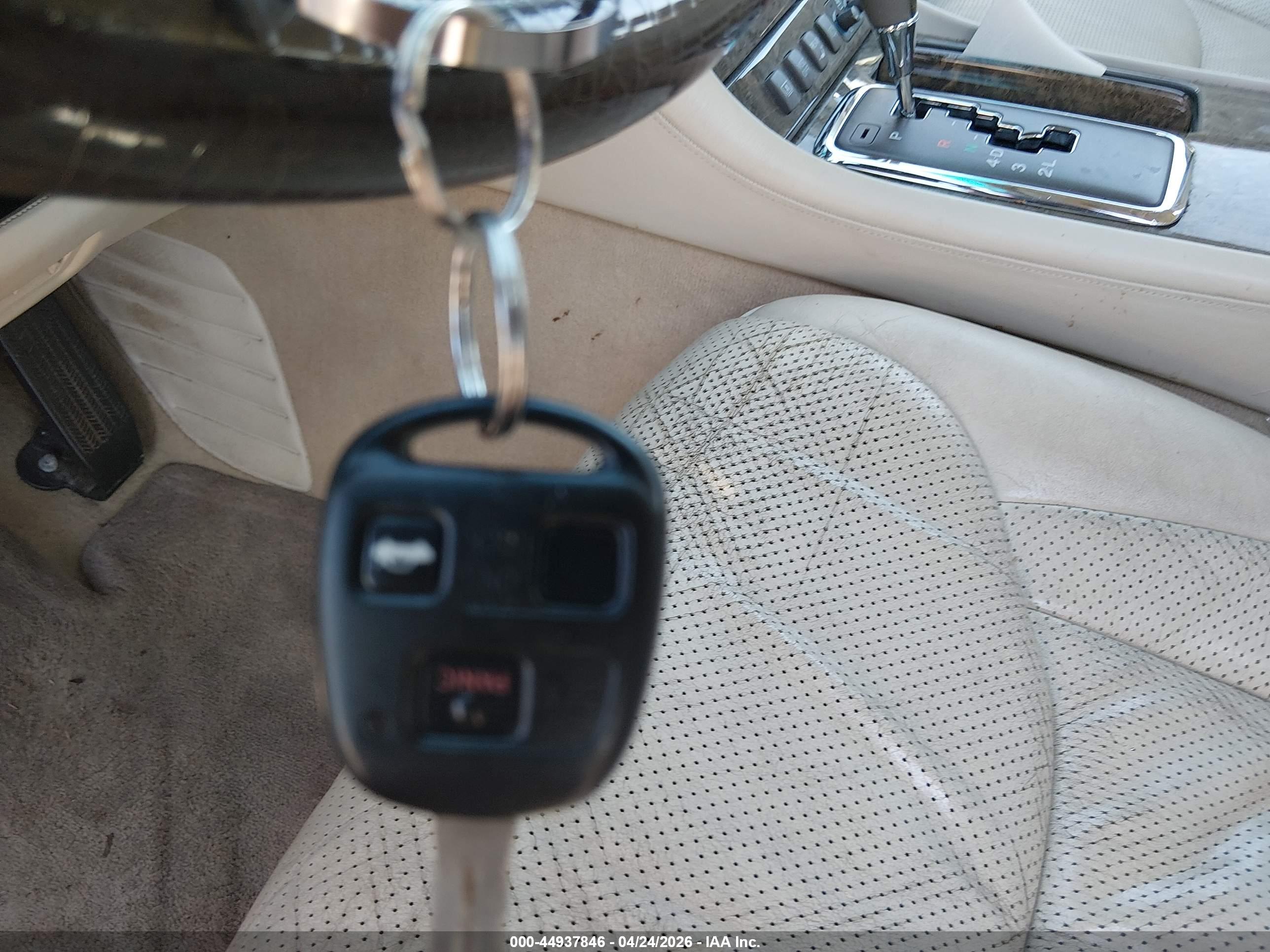 LEXUS LS image 11
