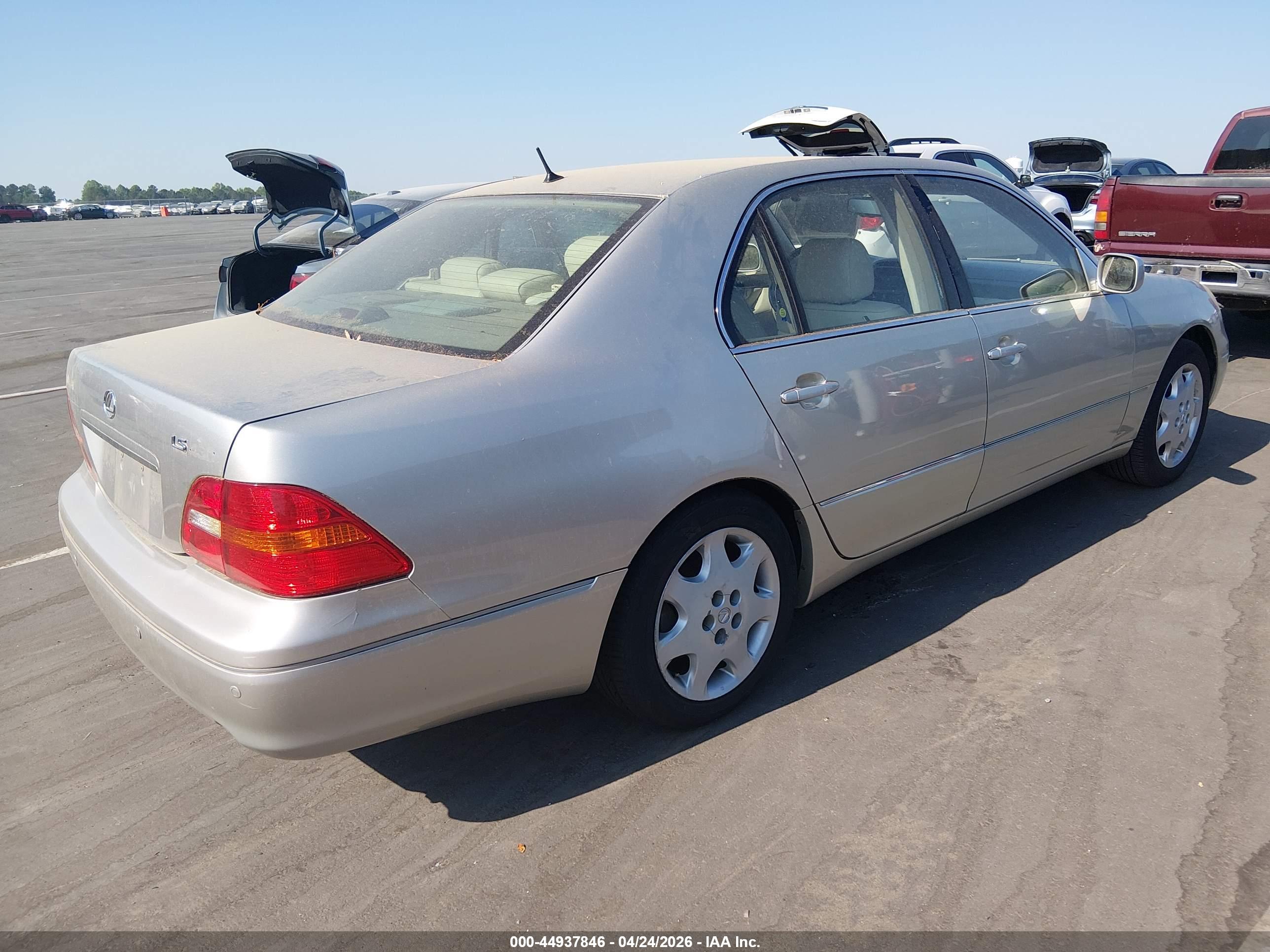 LEXUS LS image 4