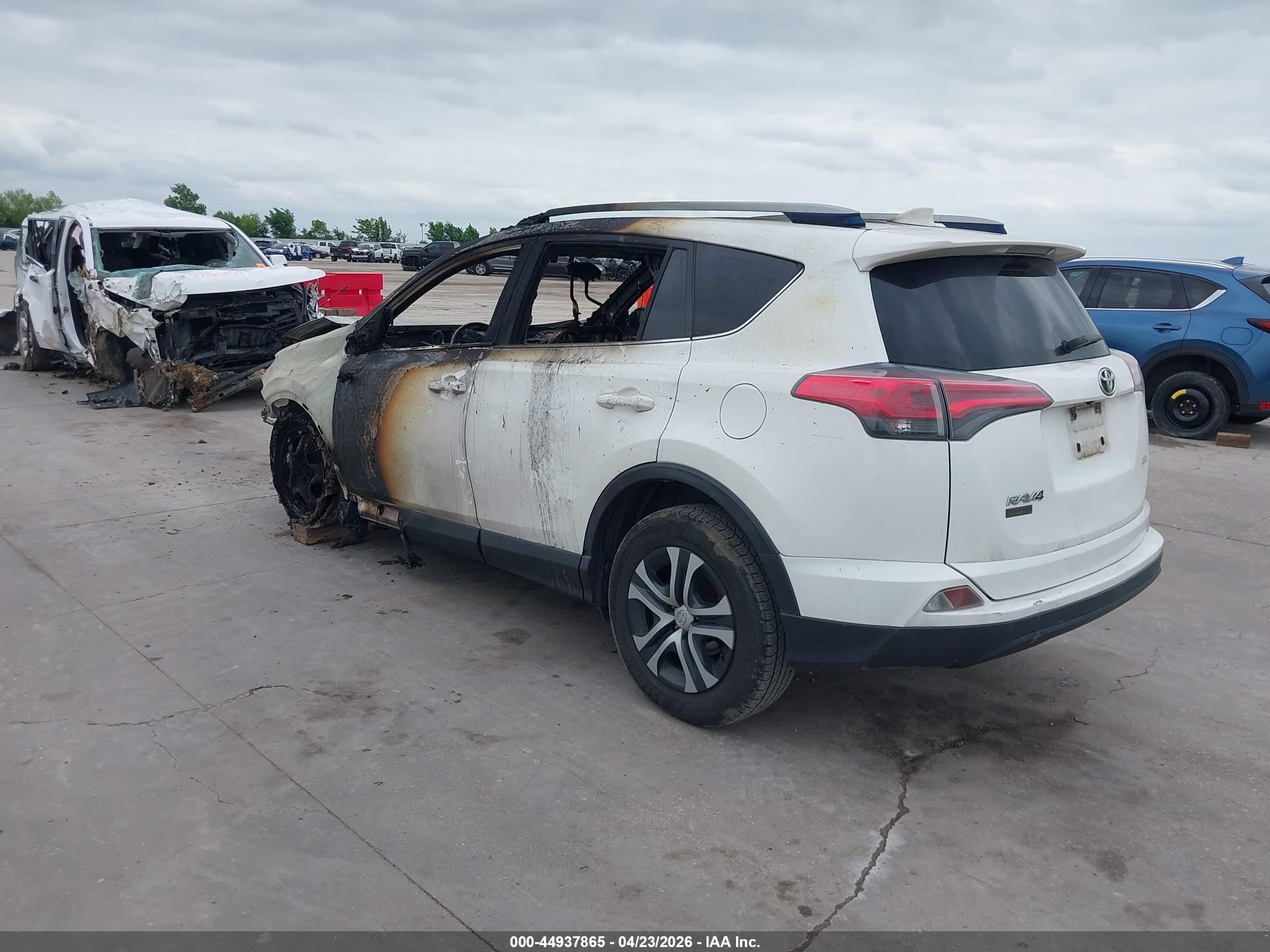 TOYOTA RAV4 image 3