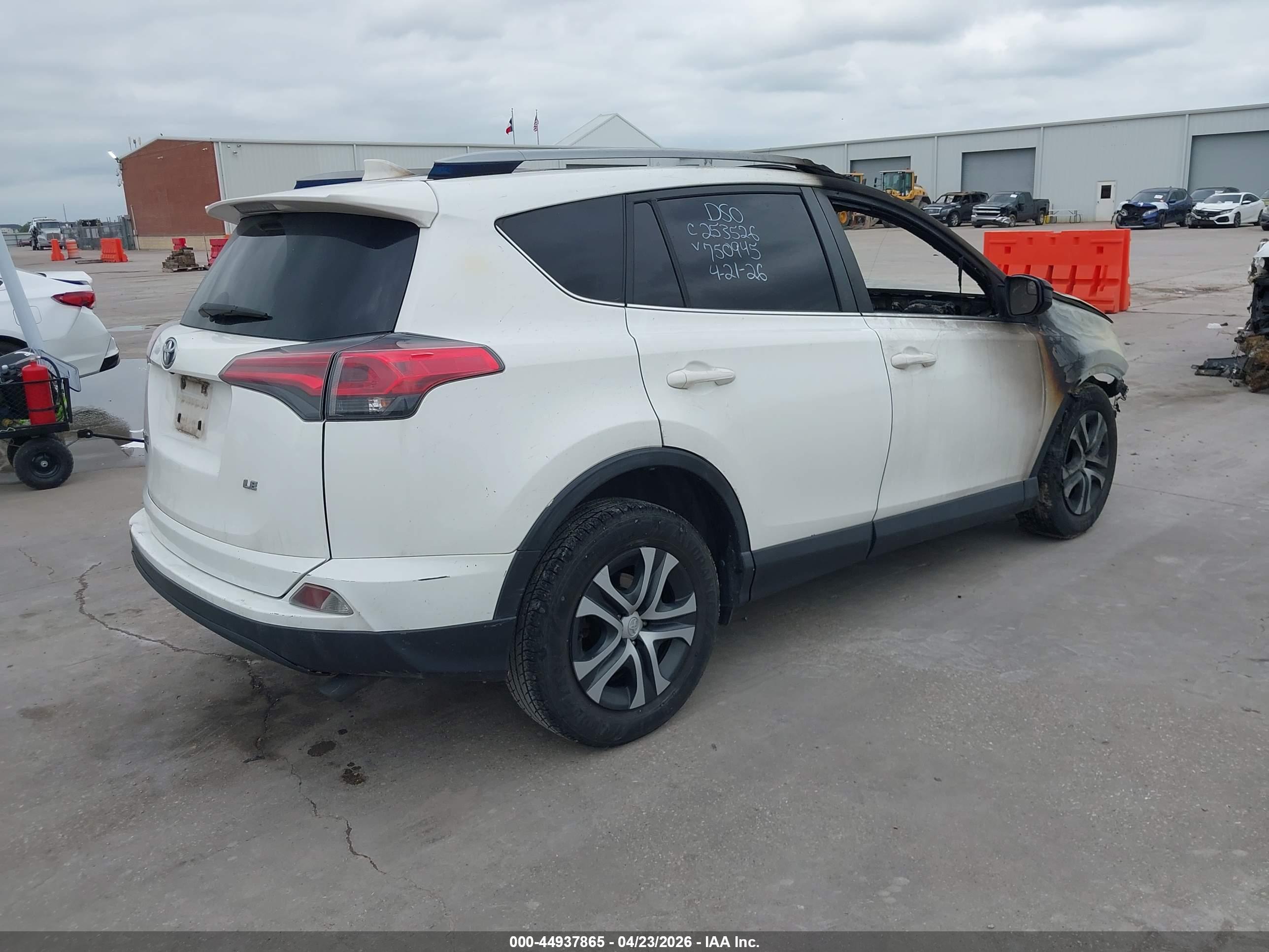 TOYOTA RAV4 image 4