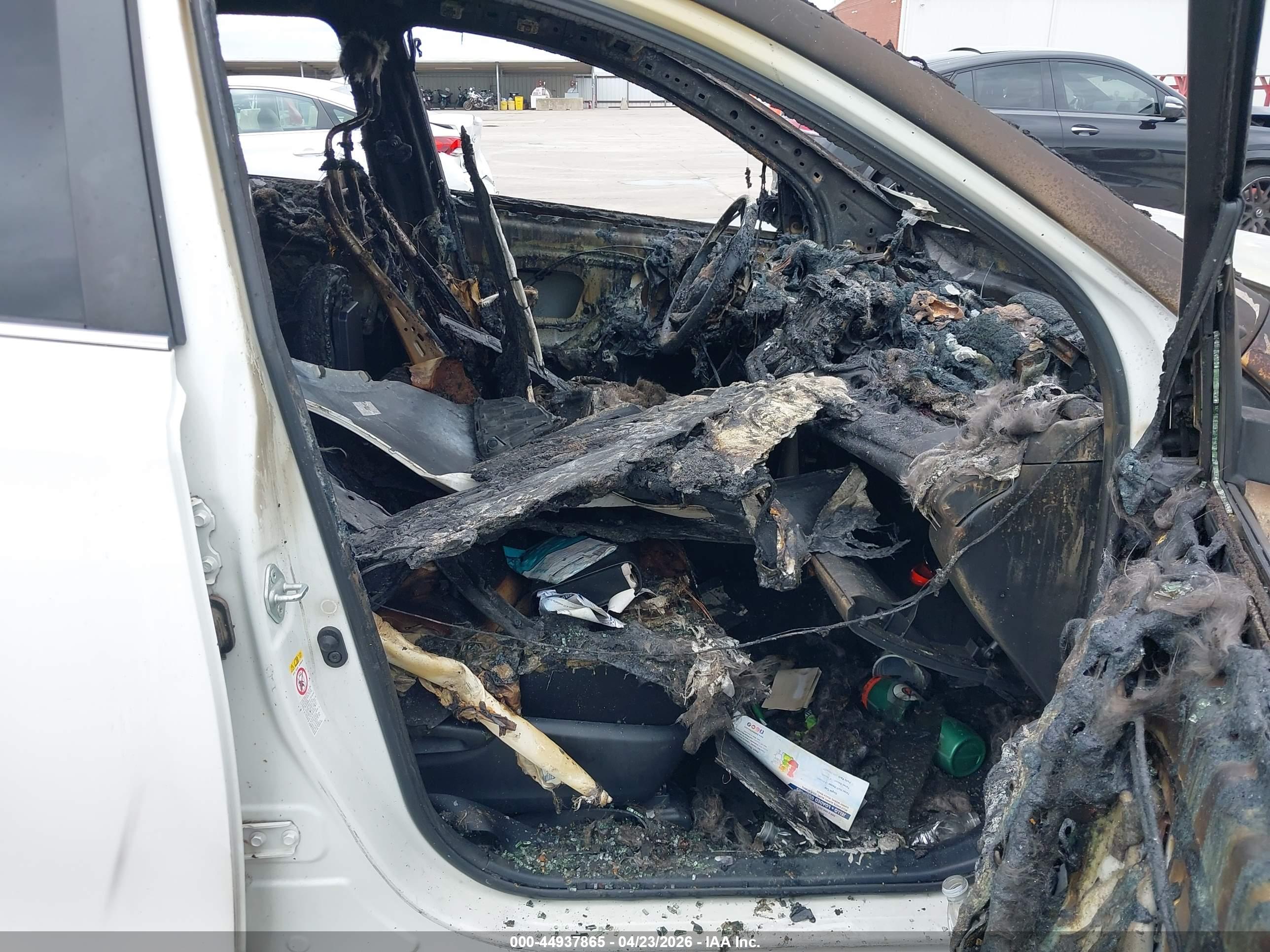 TOYOTA RAV4 image 5